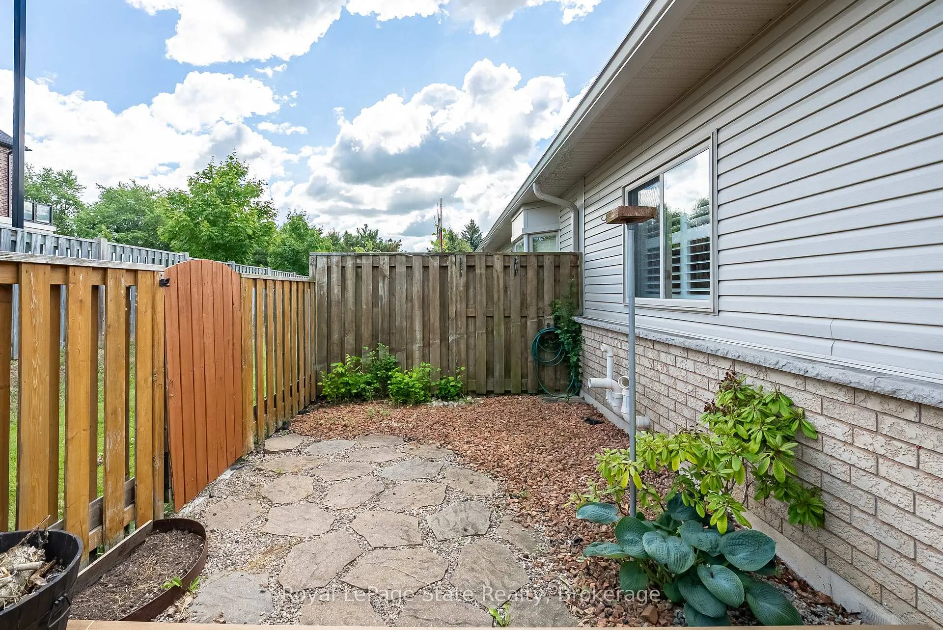 Photo 34 of Unit 3, 34 Southbrook Drive, Hamilton, Binbrook — HOMEH