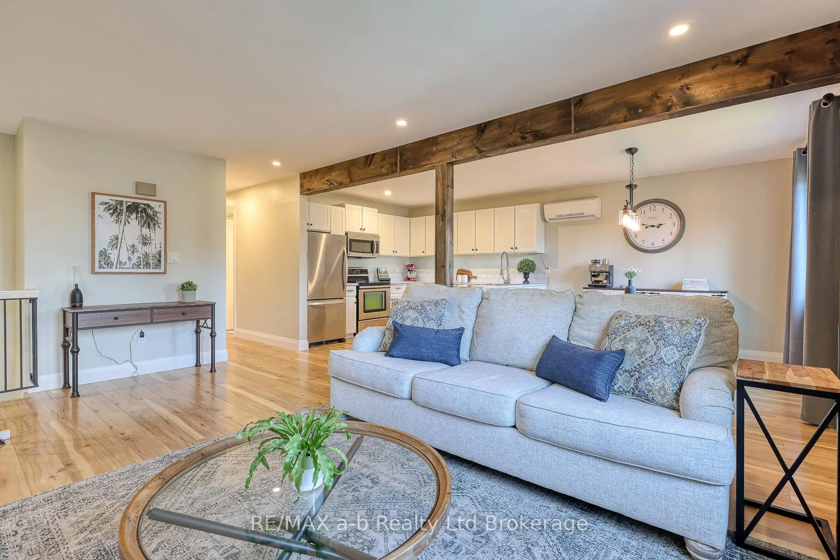 Photo 5 of 249 Arris Crescent, West Perth, Mitchell — HOMEH