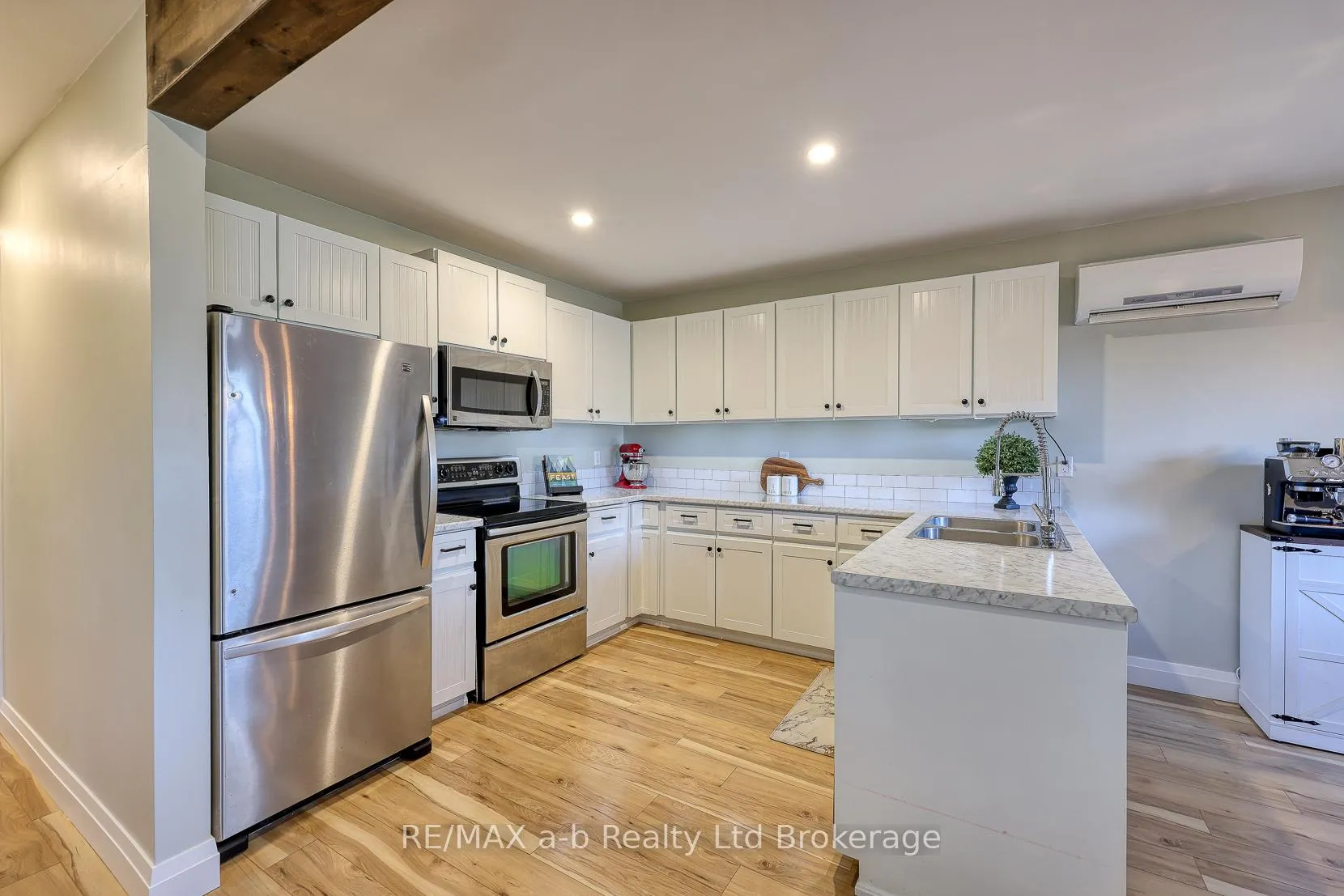 Photo 8 of 249 Arris Crescent, West Perth, Mitchell — HOMEH