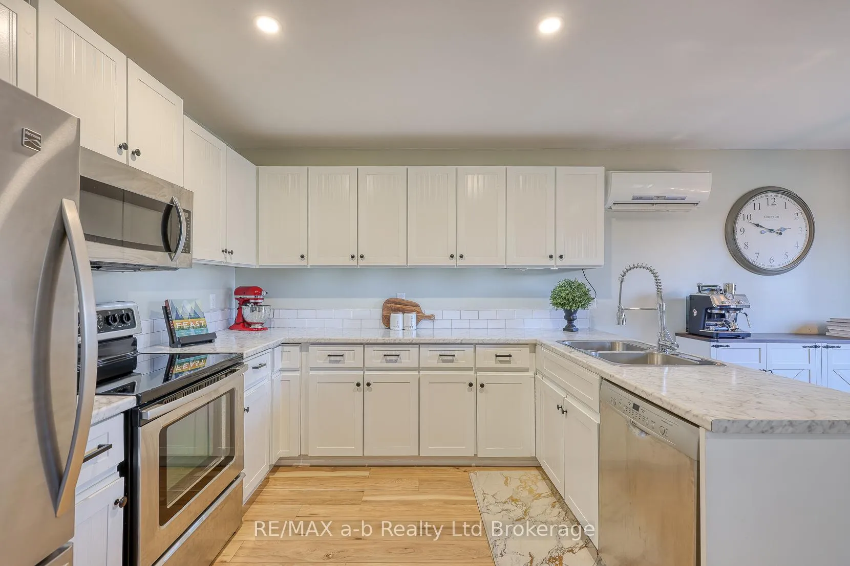 Photo 10 of 249 Arris Crescent, West Perth, Mitchell — HOMEH