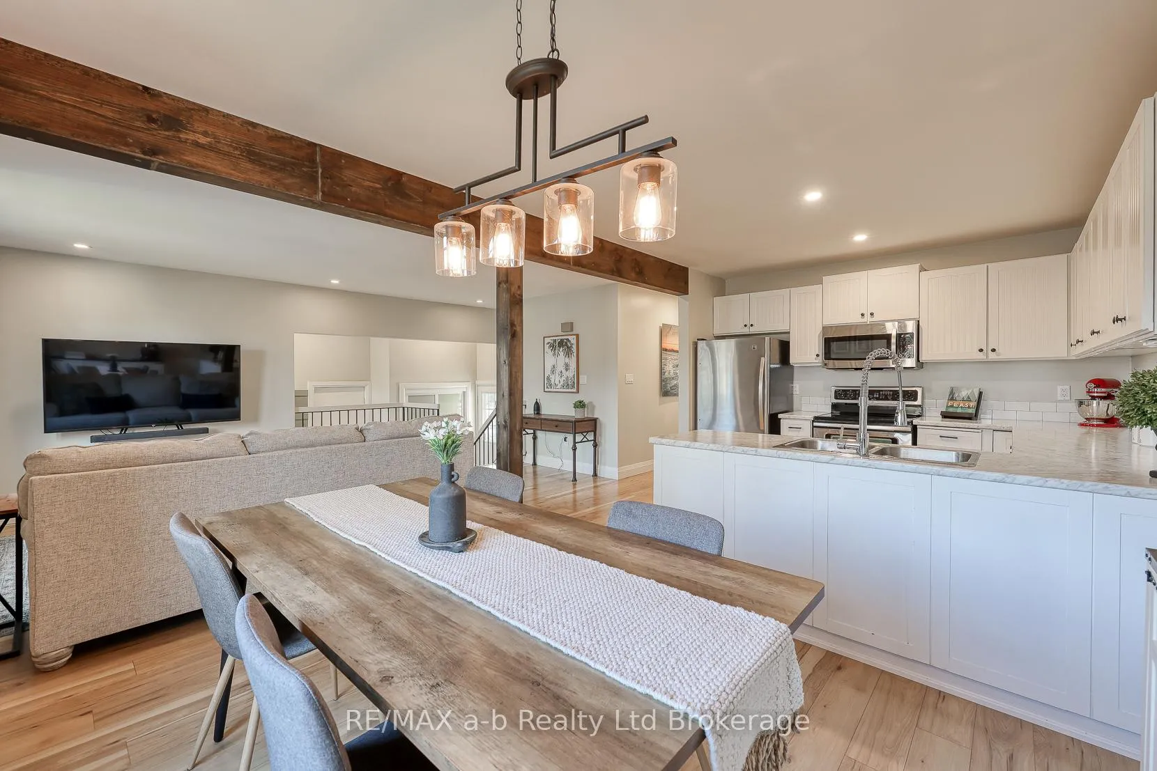 Photo 14 of 249 Arris Crescent, West Perth, Mitchell — HOMEH