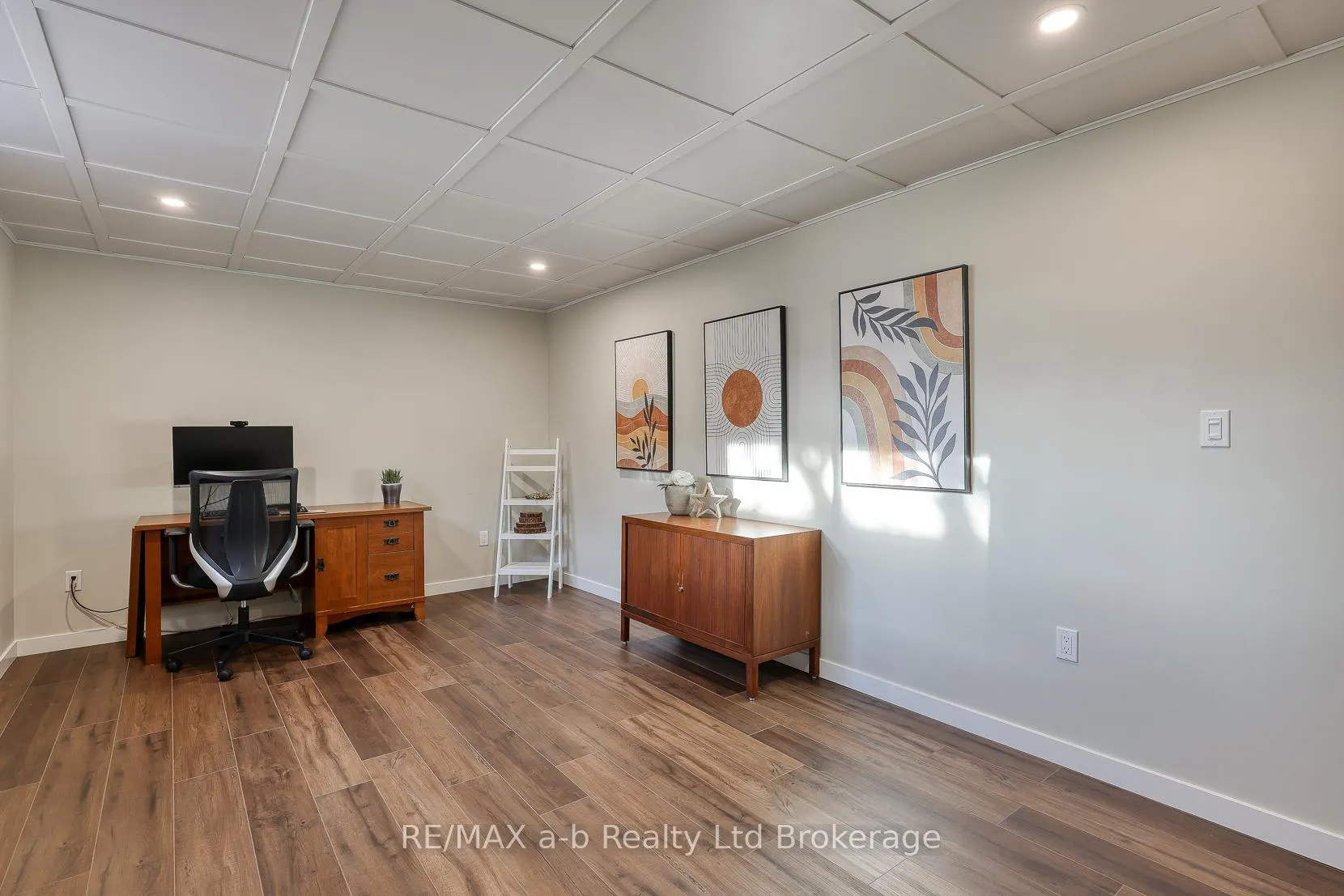 Photo 32 of 249 Arris Crescent, West Perth, Mitchell — HOMEH
