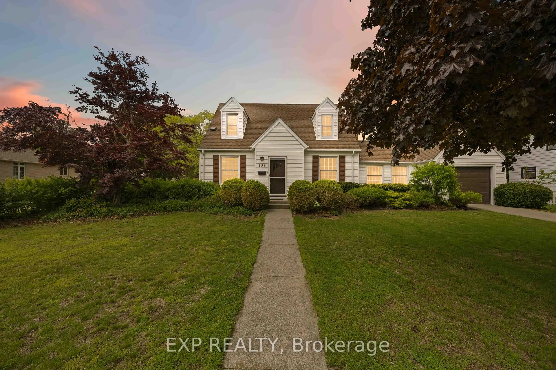 Photo 2 of 159 Cecil Street, Sarnia — HOMEH