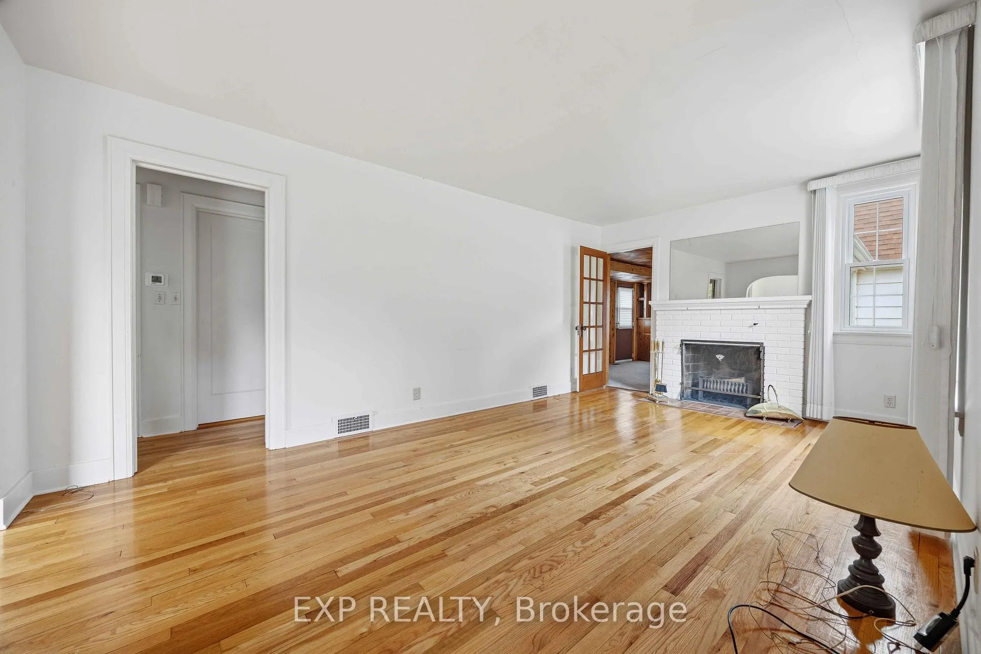 Photo 5 of 159 Cecil Street, Sarnia — HOMEH