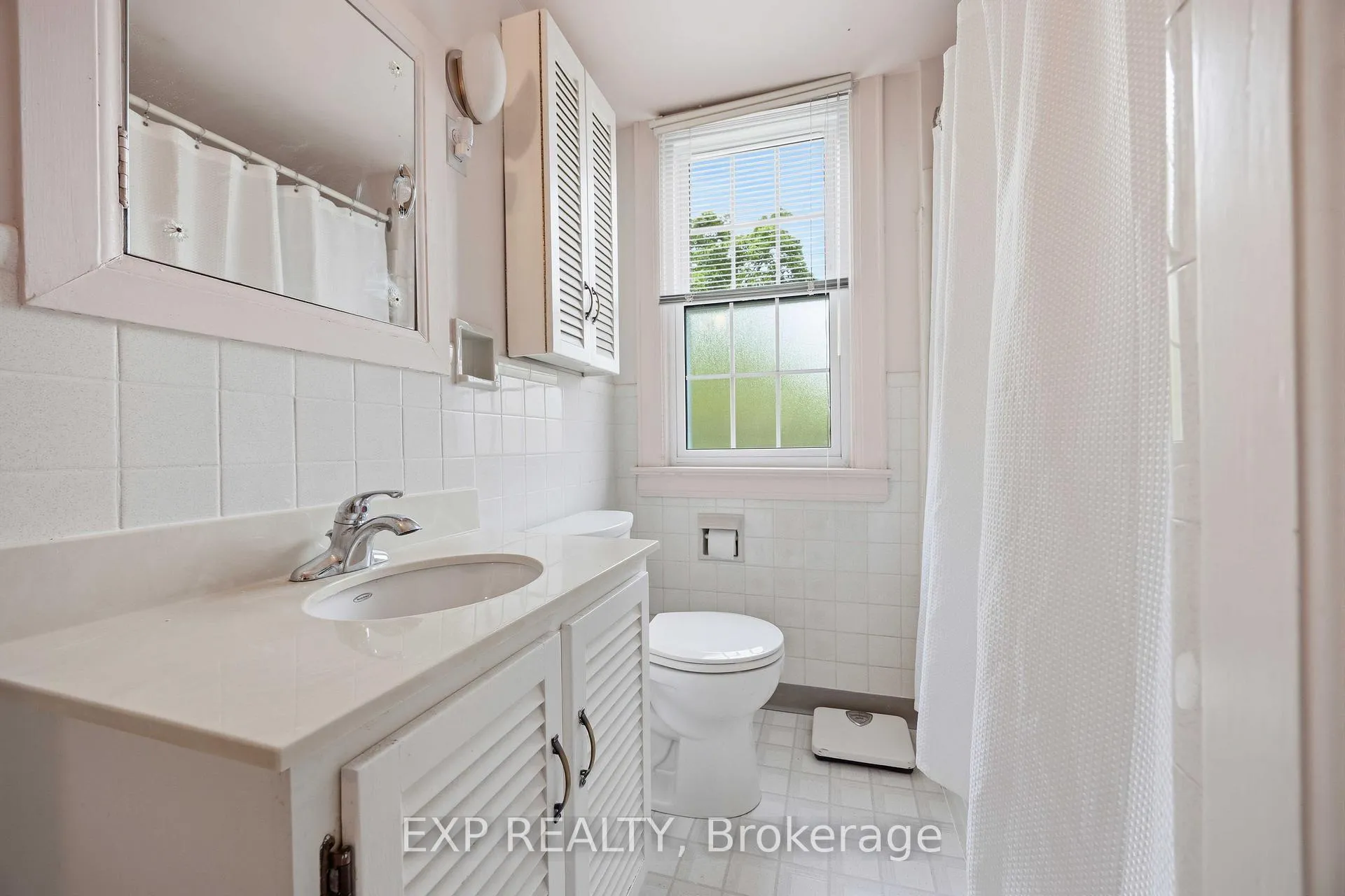 Photo 14 of 159 Cecil Street, Sarnia — HOMEH
