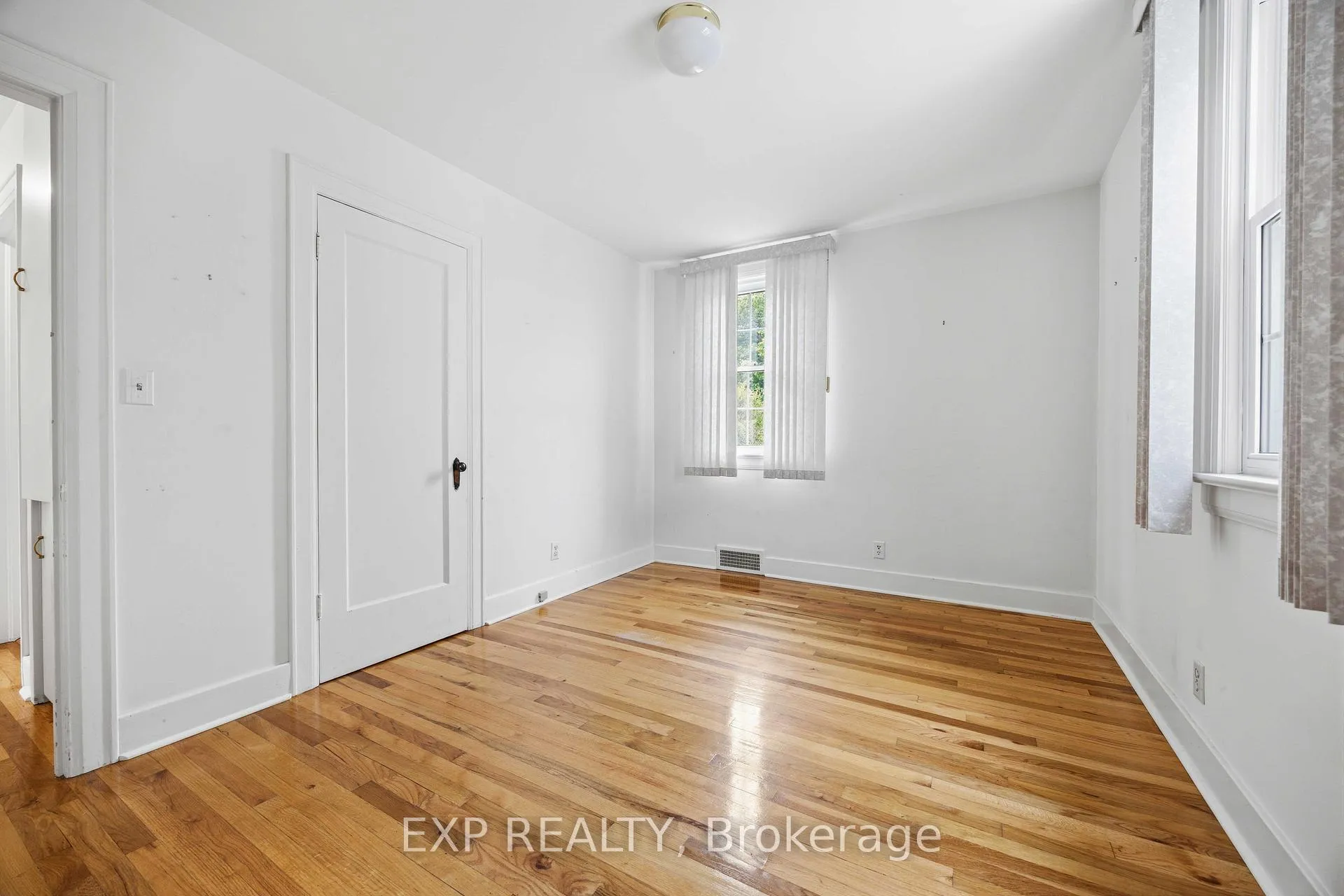 Photo 16 of 159 Cecil Street, Sarnia — HOMEH