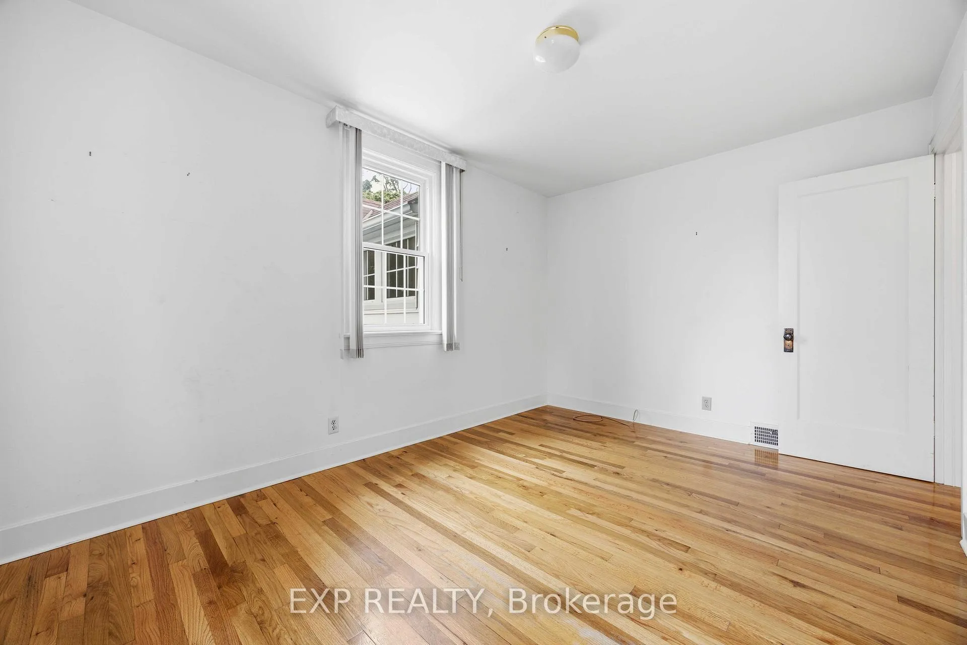 Photo 17 of 159 Cecil Street, Sarnia — HOMEH