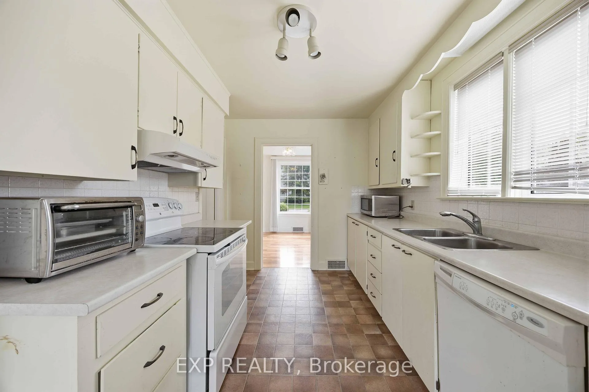 Photo 21 of 159 Cecil Street, Sarnia — HOMEH