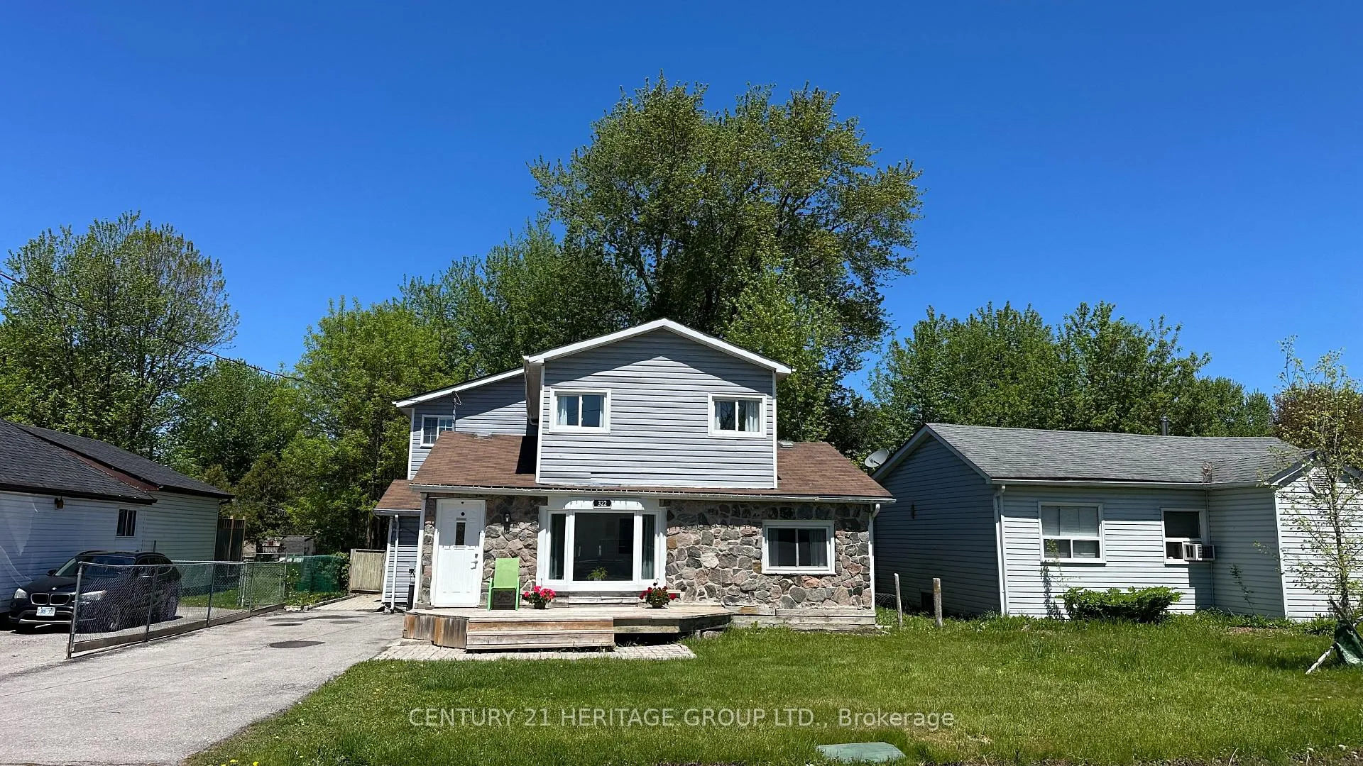 Photo 2 of 322 Lakeview Boulevard, Georgina, Keswick South — HOMEH