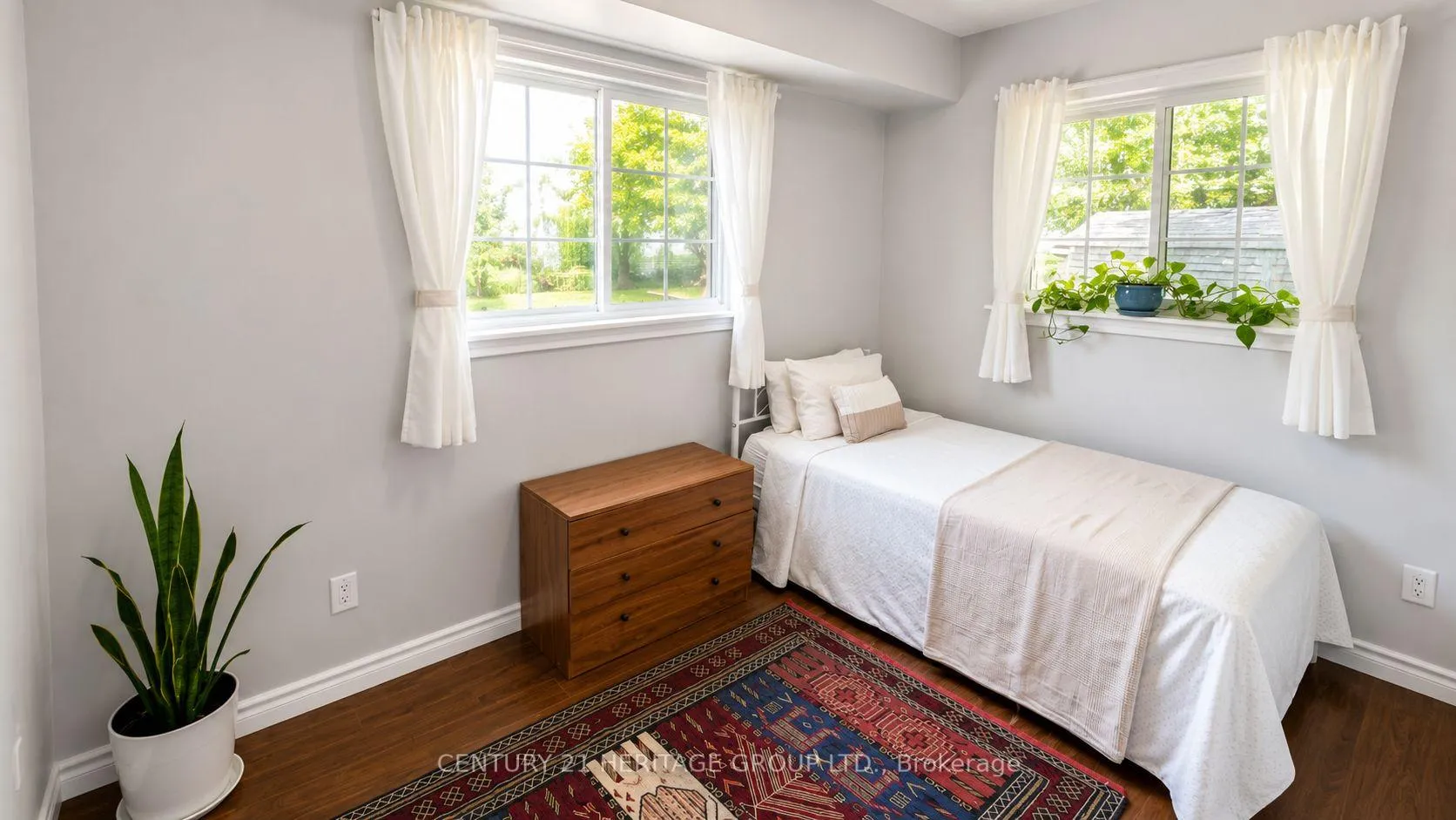Photo 8 of 322 Lakeview Boulevard, Georgina, Keswick South — HOMEH