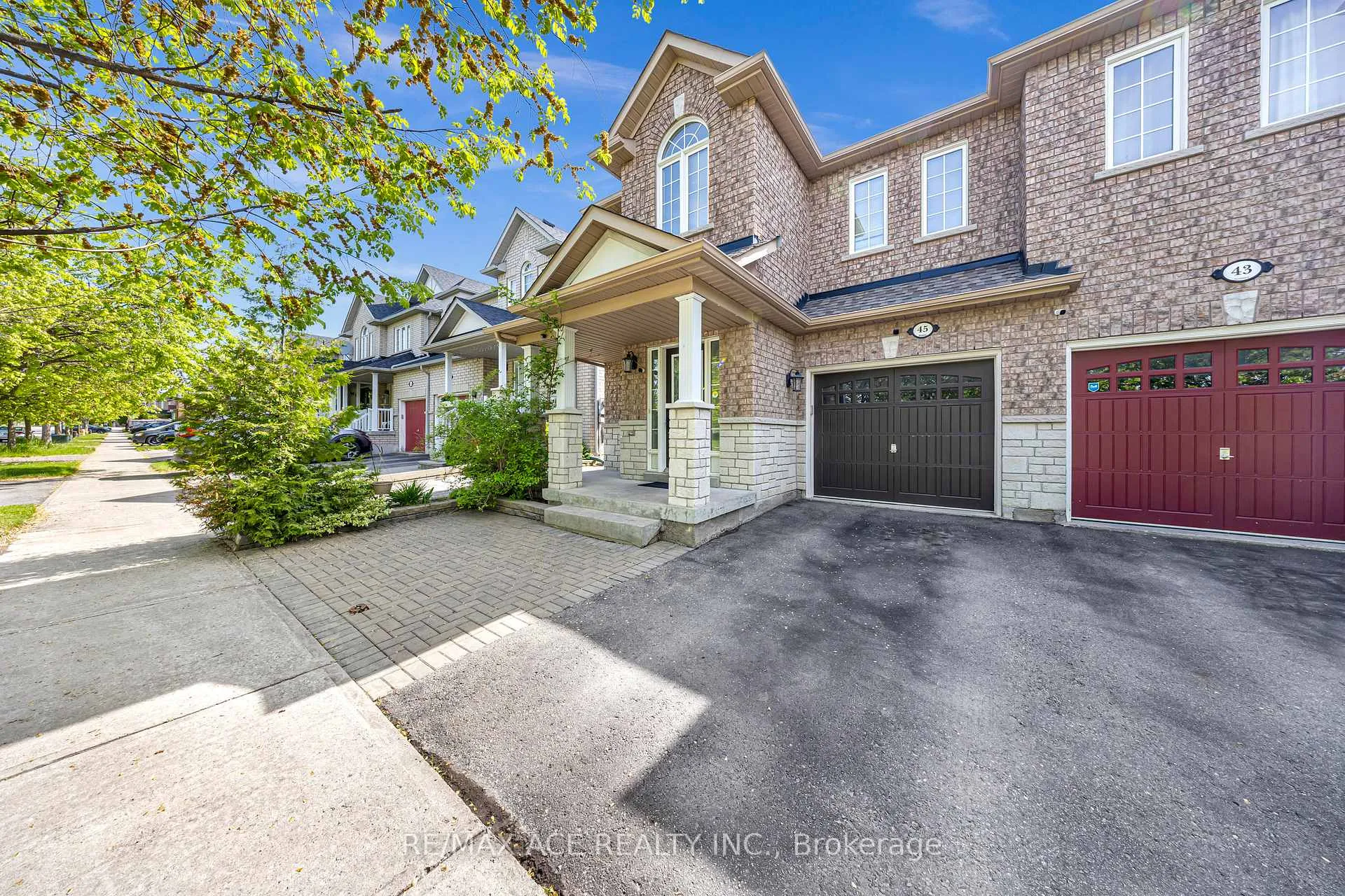 Photo 2 of 45 Harry Blaylock Drive, Markham, Greensborough — HOMEH