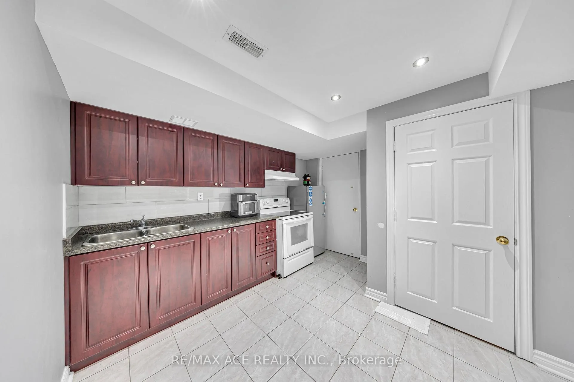 Photo 36 of 45 Harry Blaylock Drive, Markham, Greensborough — HOMEH