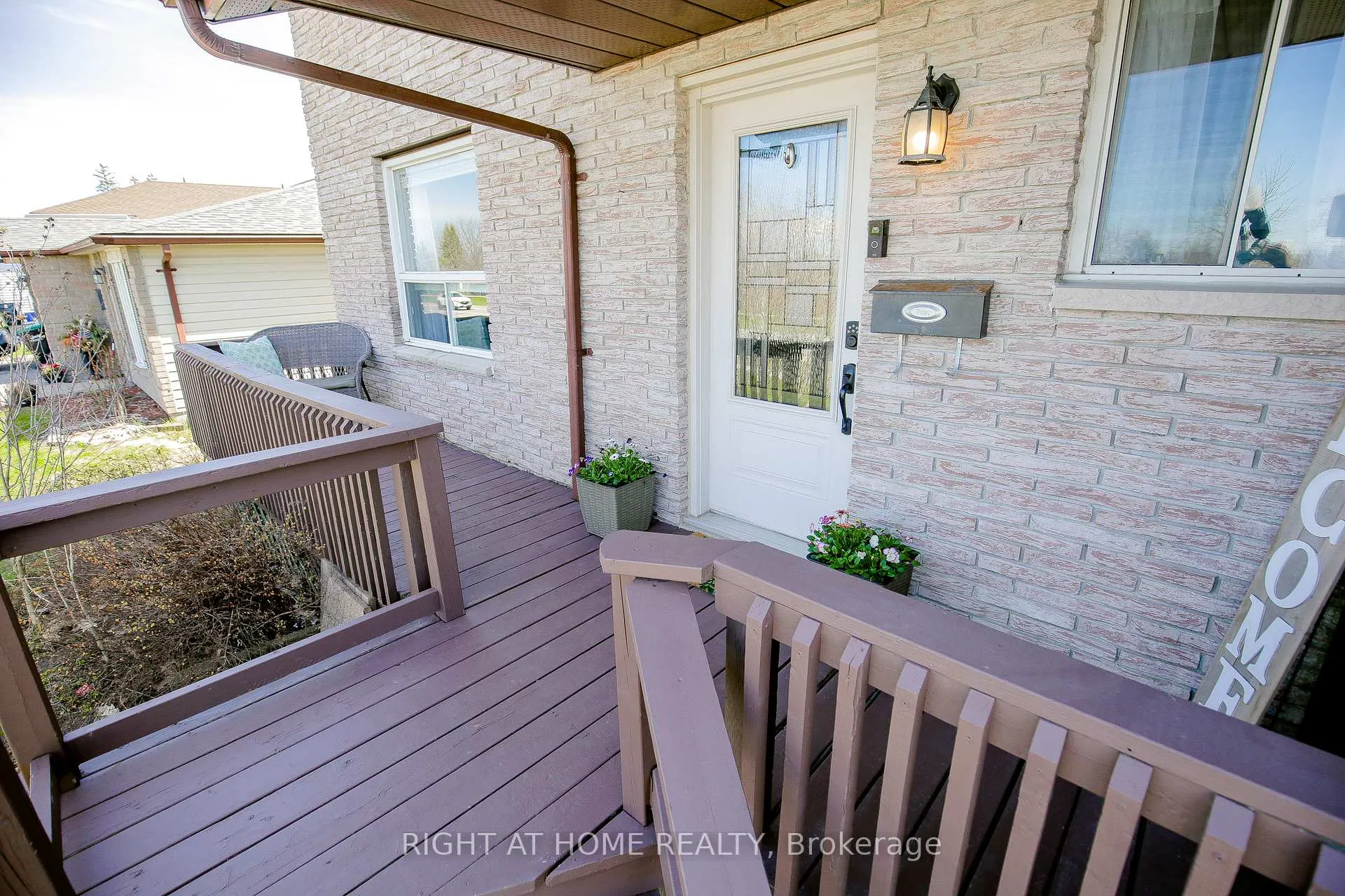 Photo 4 of 151 Little Avenue, Barrie, Allandale Heights — HOMEH