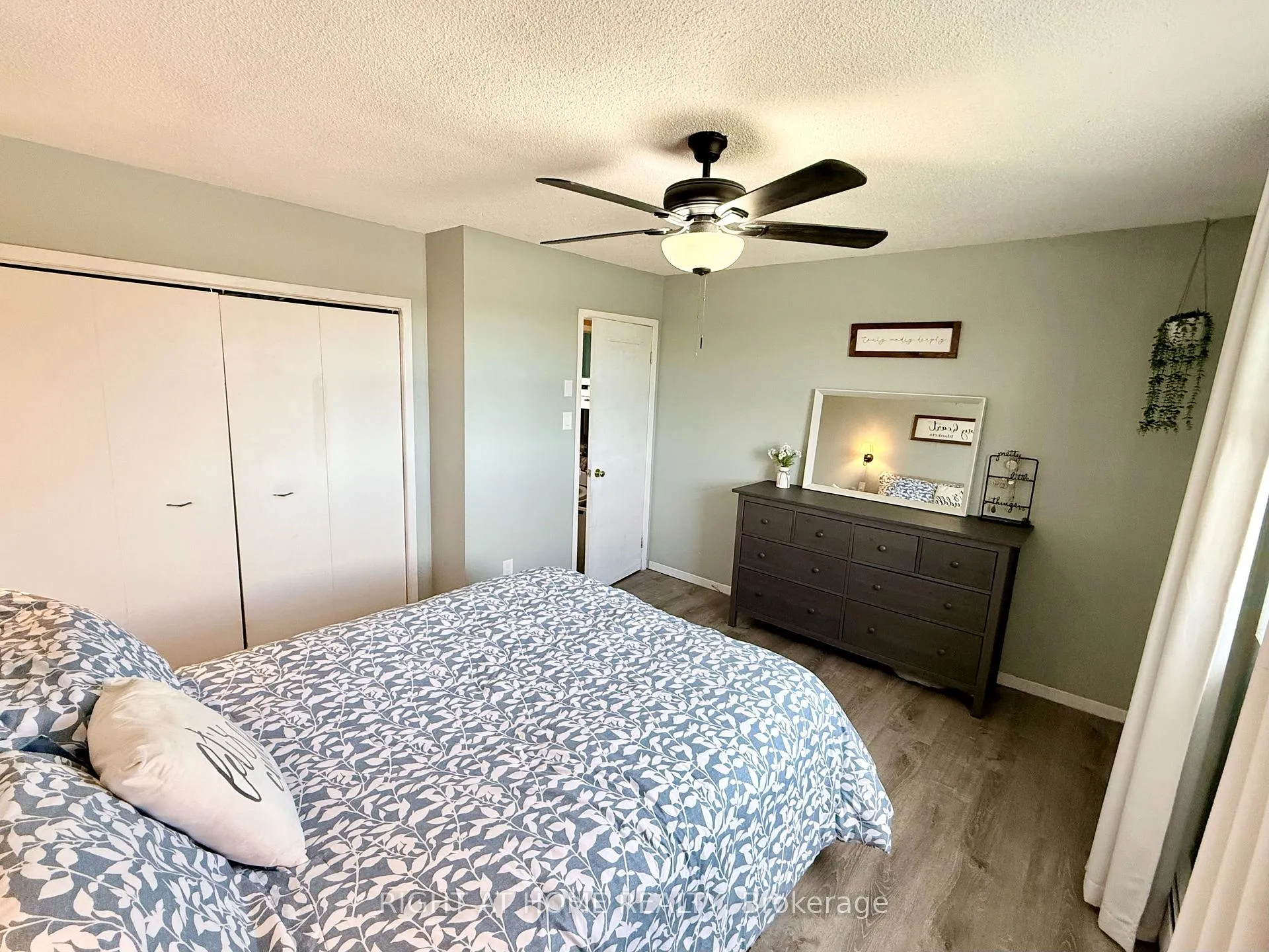 Photo 18 of 151 Little Avenue, Barrie, Allandale Heights — HOMEH