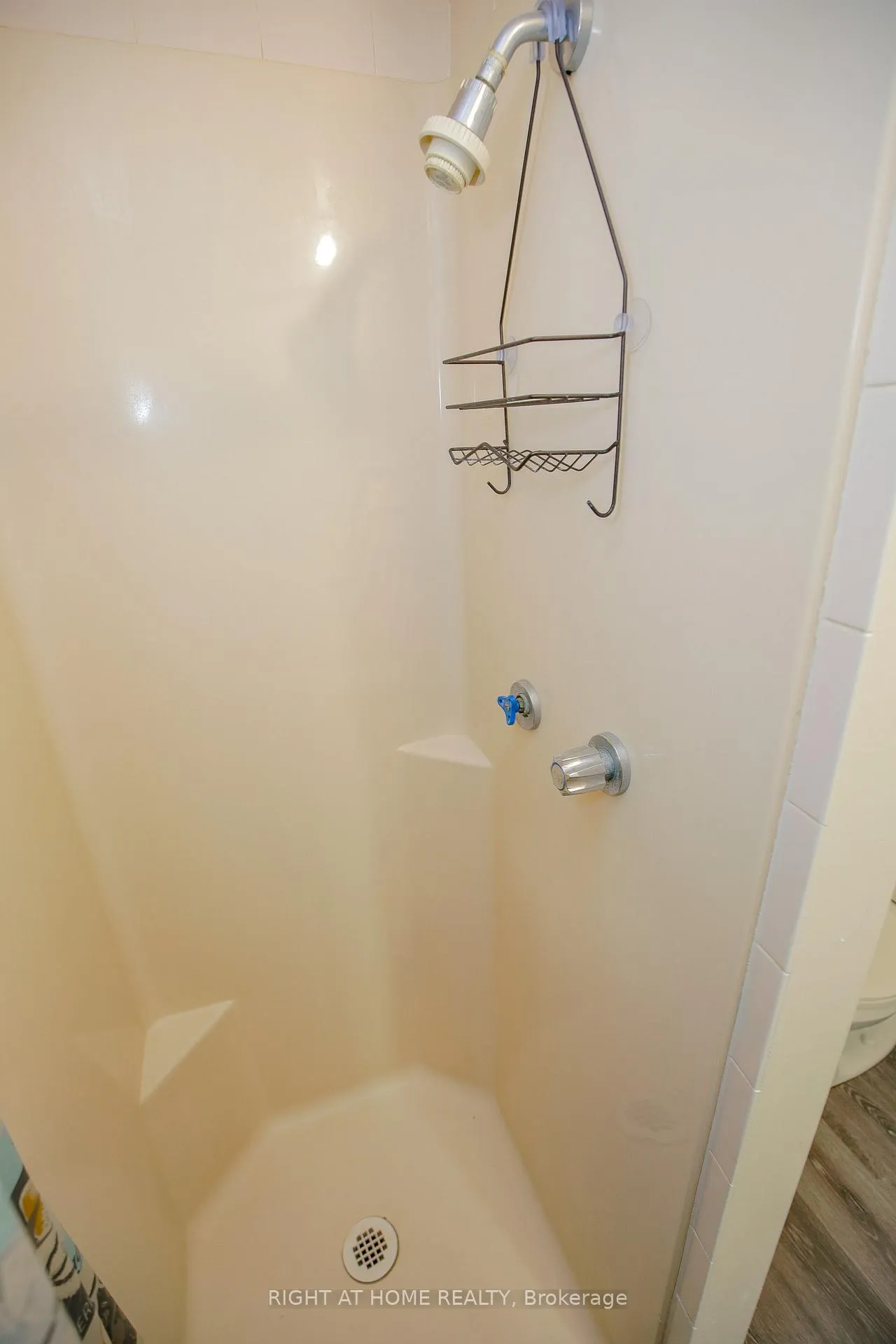 Photo 24 of 151 Little Avenue, Barrie, Allandale Heights — HOMEH