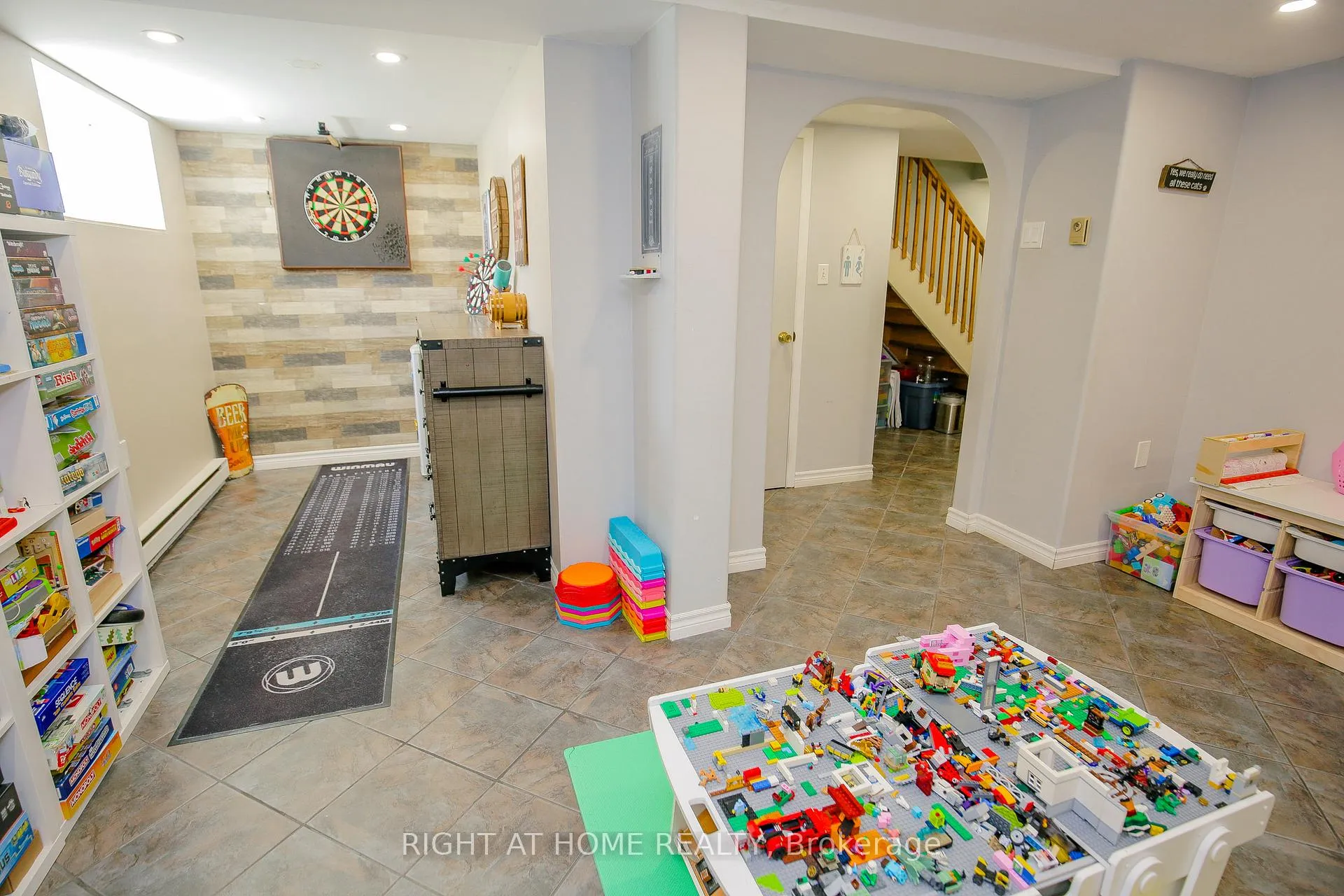 Photo 29 of 151 Little Avenue, Barrie, Allandale Heights — HOMEH