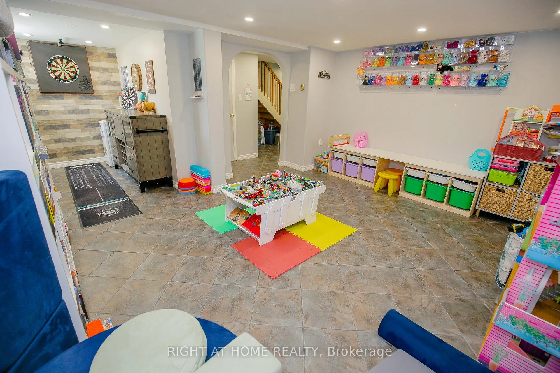 Photo 30 of 151 Little Avenue, Barrie, Allandale Heights — HOMEH