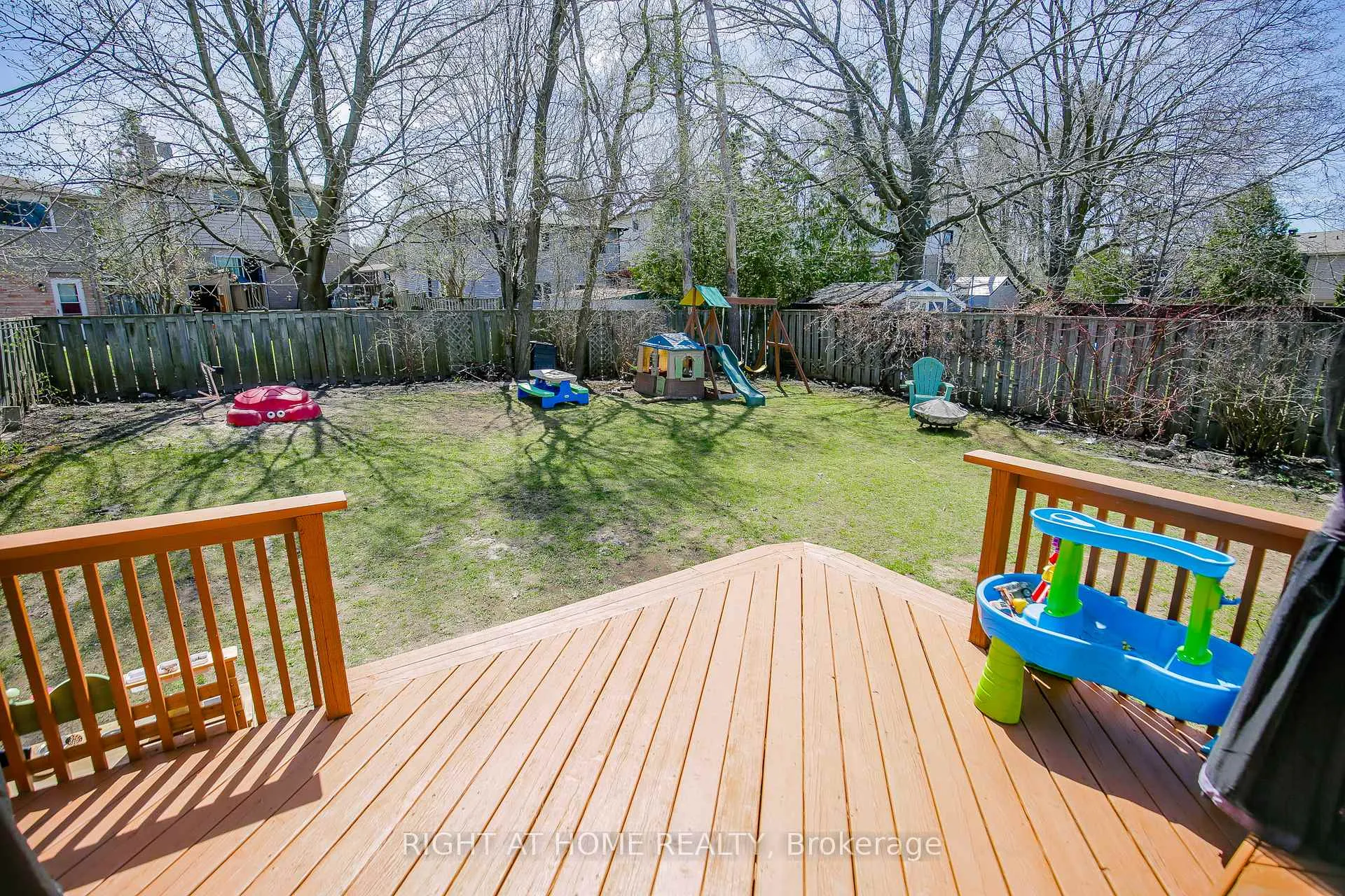 Photo 36 of 151 Little Avenue, Barrie, Allandale Heights — HOMEH