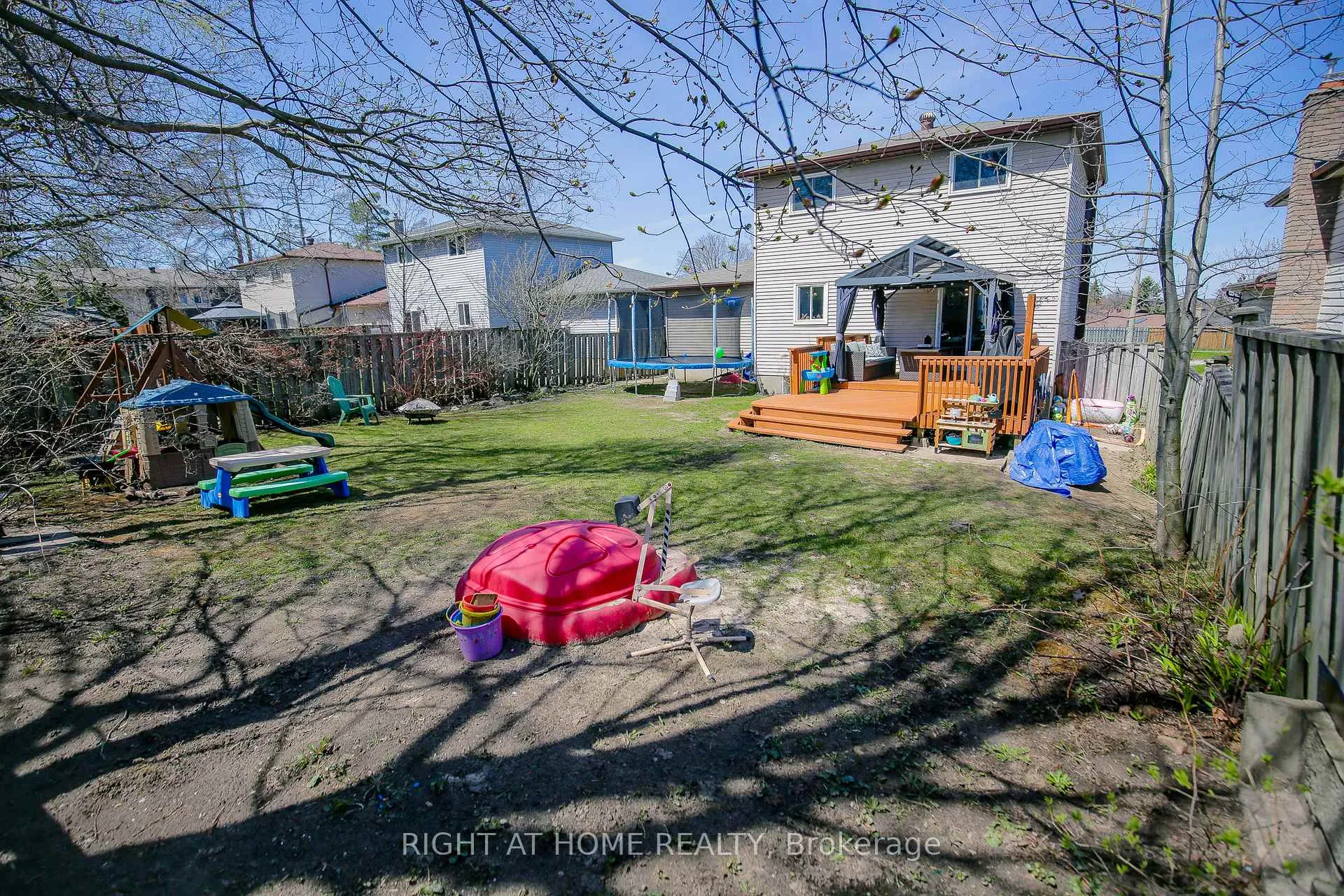 Photo 39 of 151 Little Avenue, Barrie, Allandale Heights — HOMEH