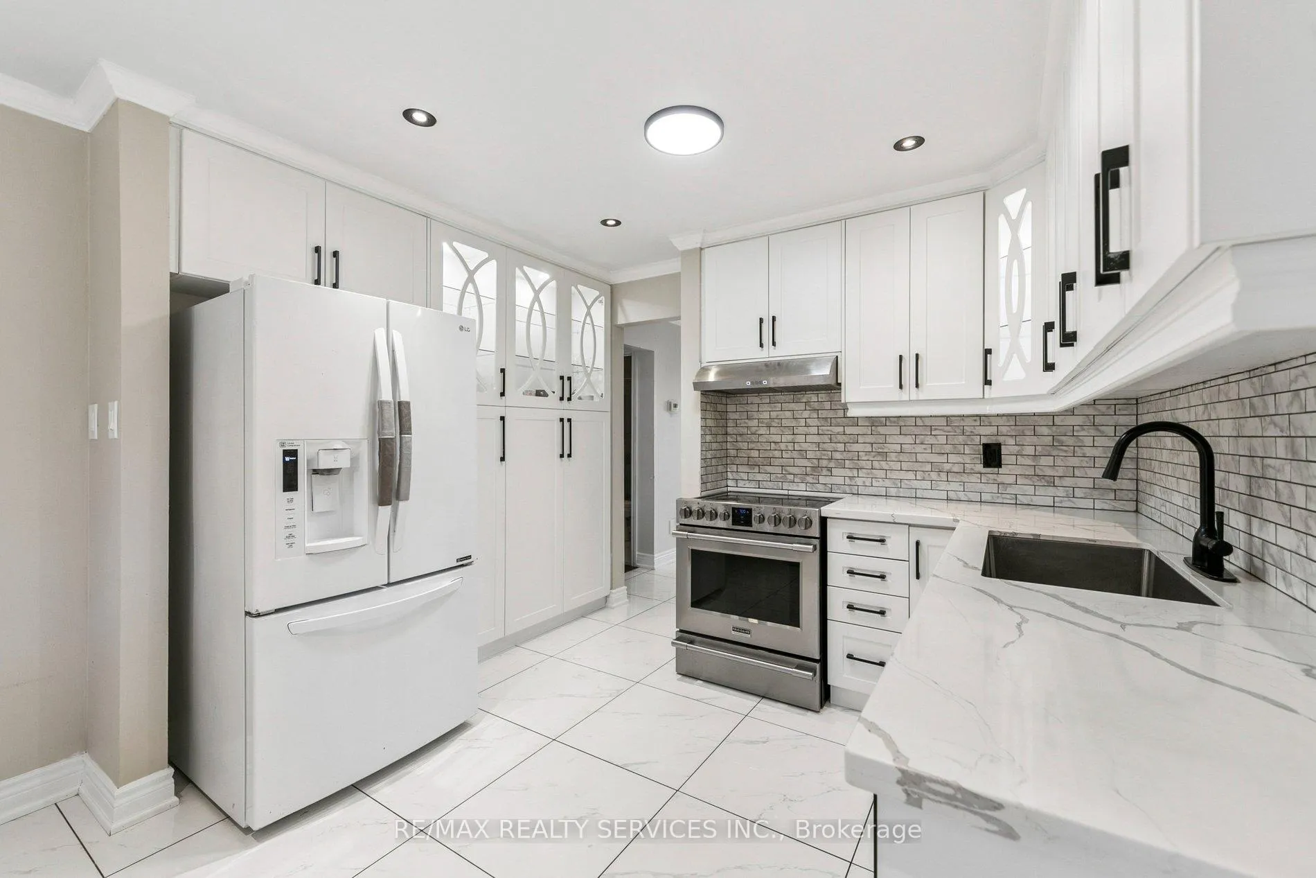 Photo 6 of 4 Burt Drive, Brampton, Northwood Park — HOMEH