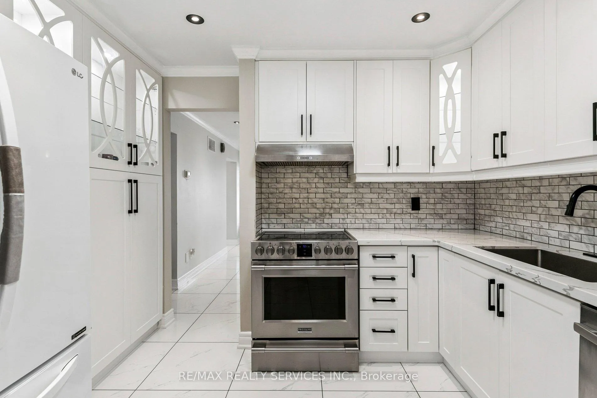Photo 7 of 4 Burt Drive, Brampton, Northwood Park — HOMEH
