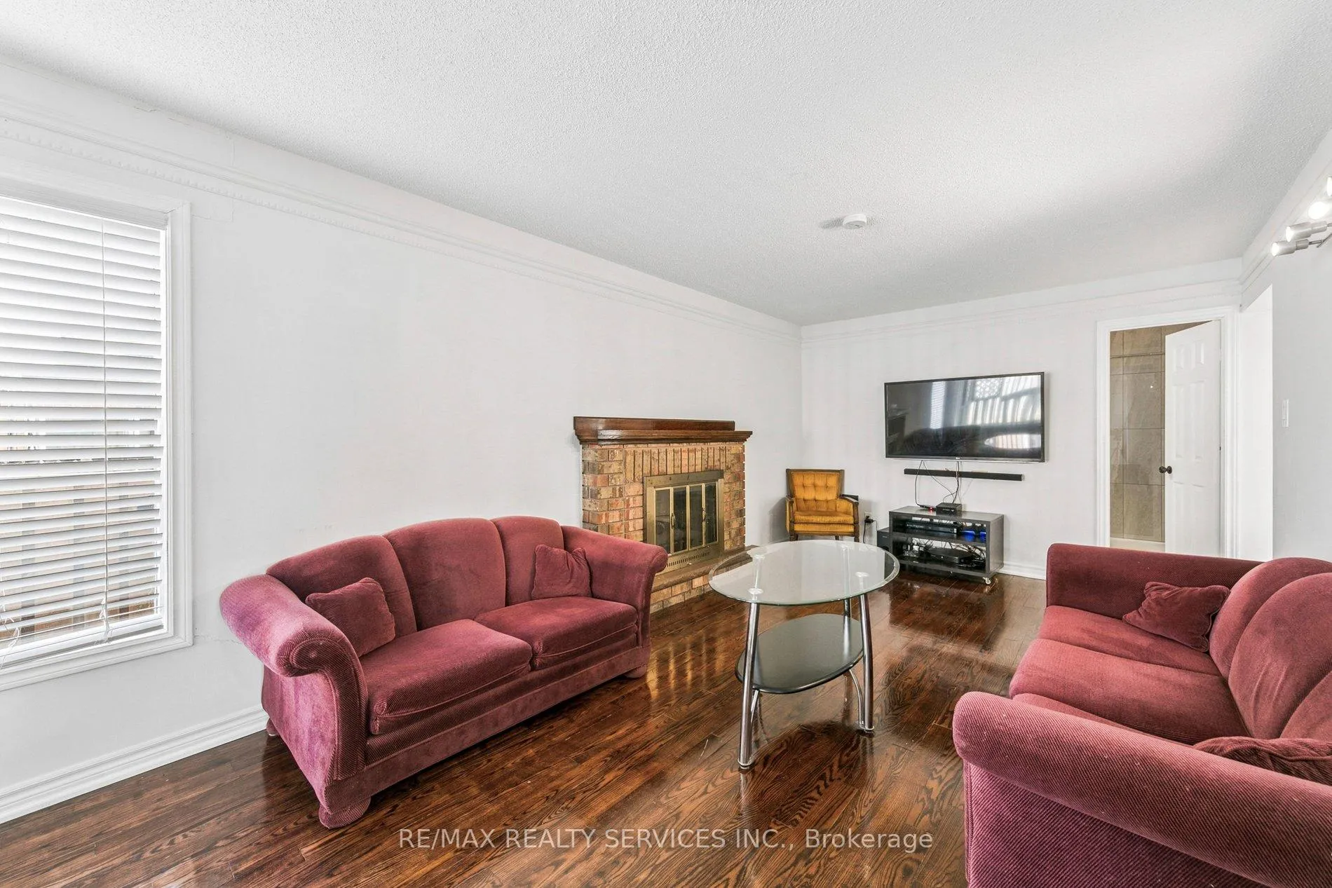Photo 12 of 4 Burt Drive, Brampton, Northwood Park — HOMEH