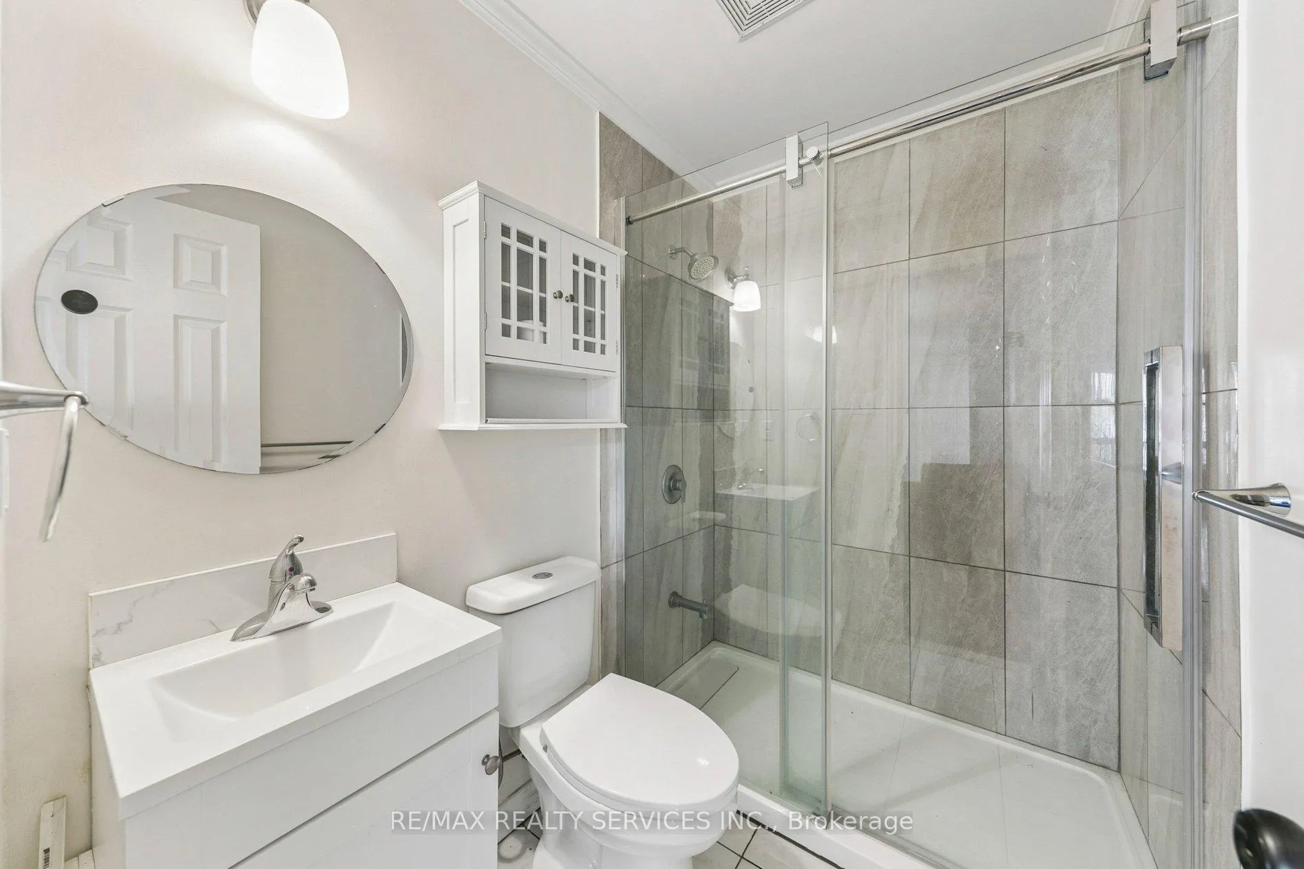 Photo 14 of 4 Burt Drive, Brampton, Northwood Park — HOMEH