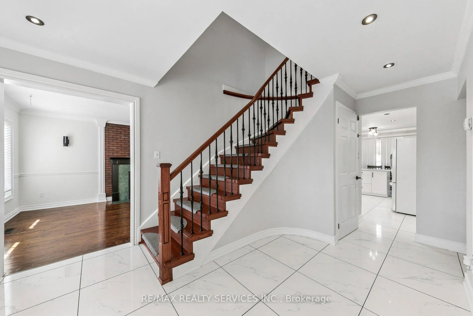 Photo 17 of 4 Burt Drive, Brampton, Northwood Park — HOMEH