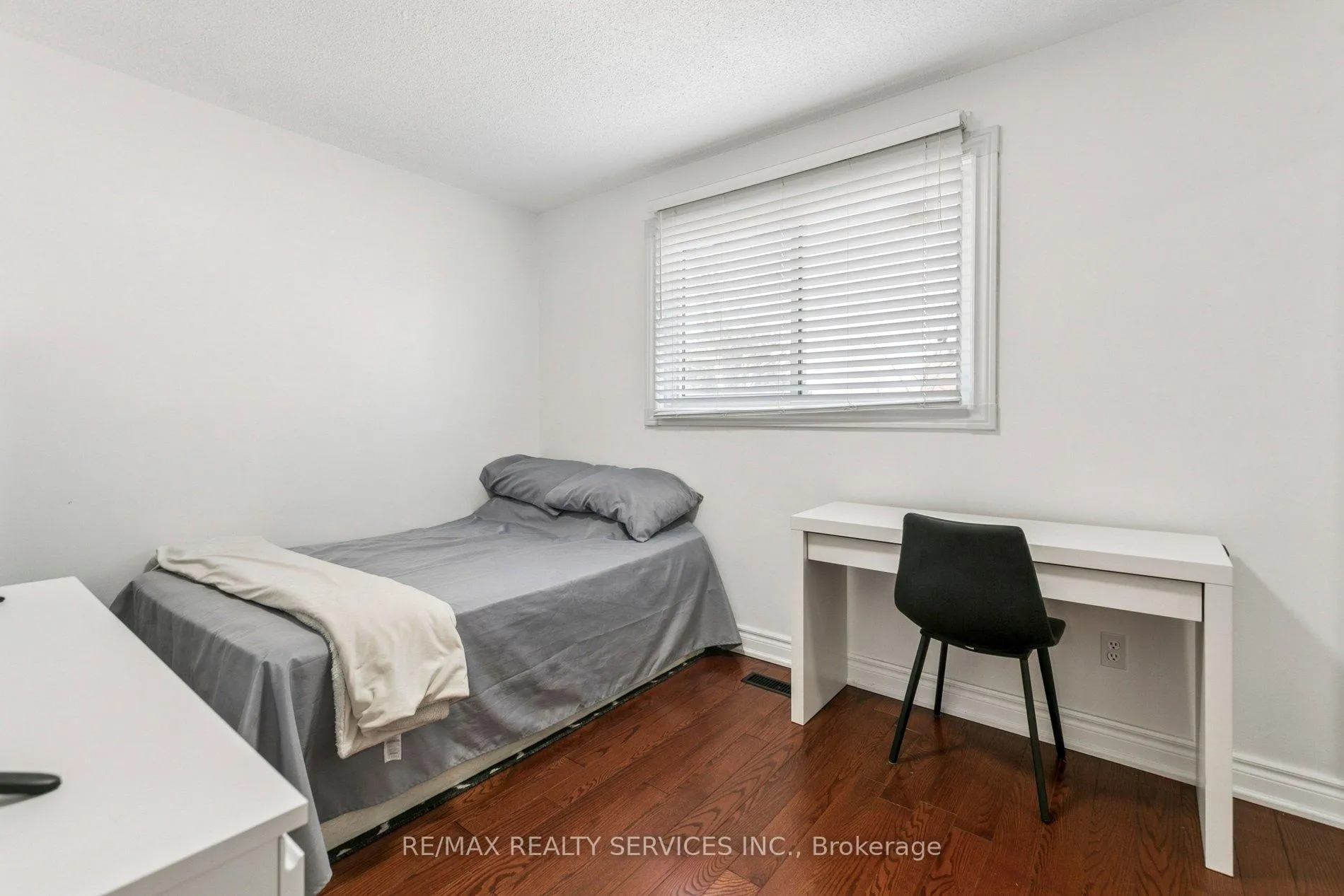 Photo 26 of 4 Burt Drive, Brampton, Northwood Park — HOMEH