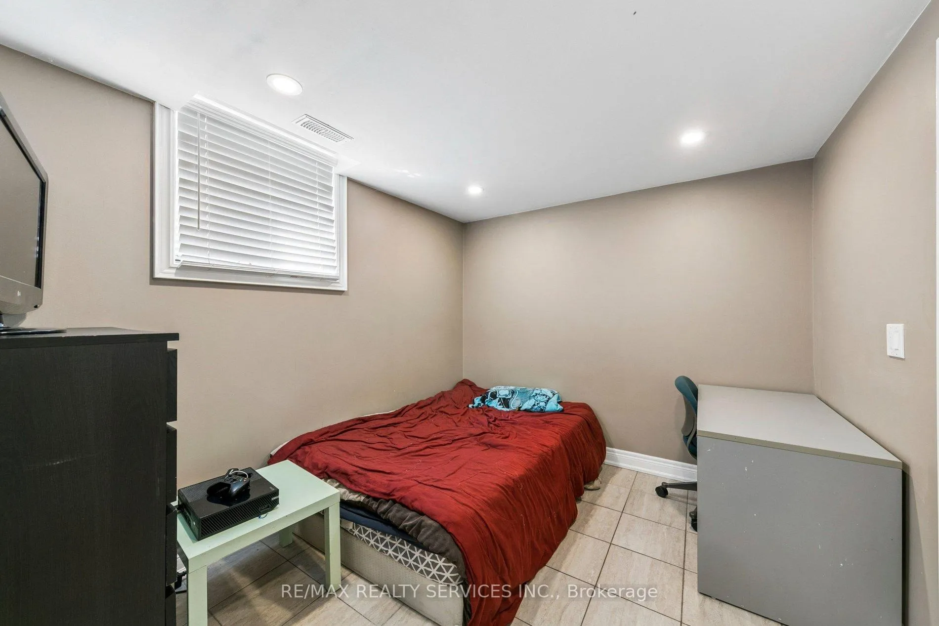 Photo 38 of 4 Burt Drive, Brampton, Northwood Park — HOMEH