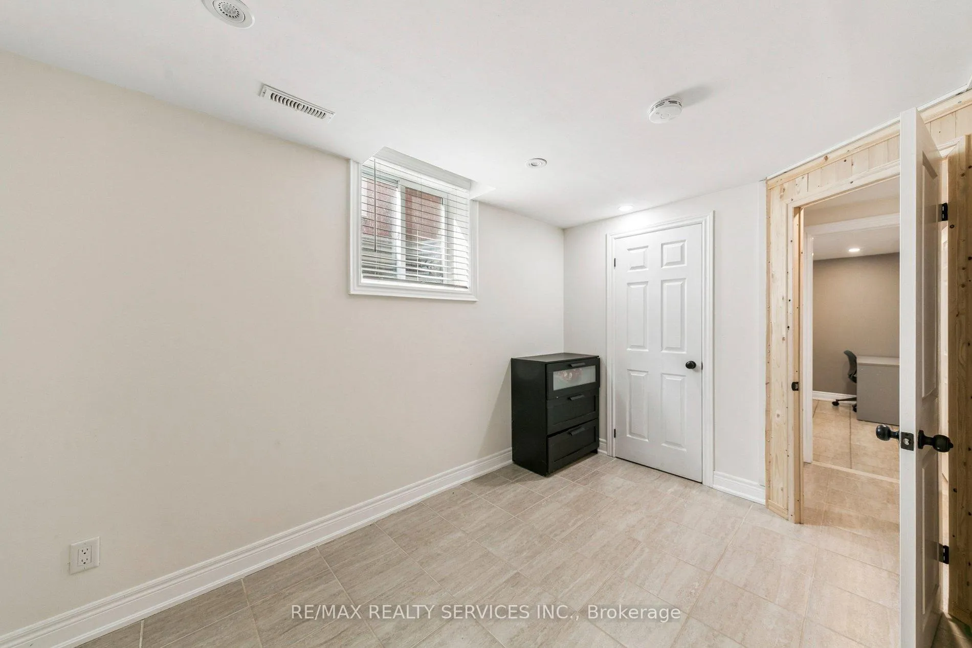 Photo 40 of 4 Burt Drive, Brampton, Northwood Park — HOMEH