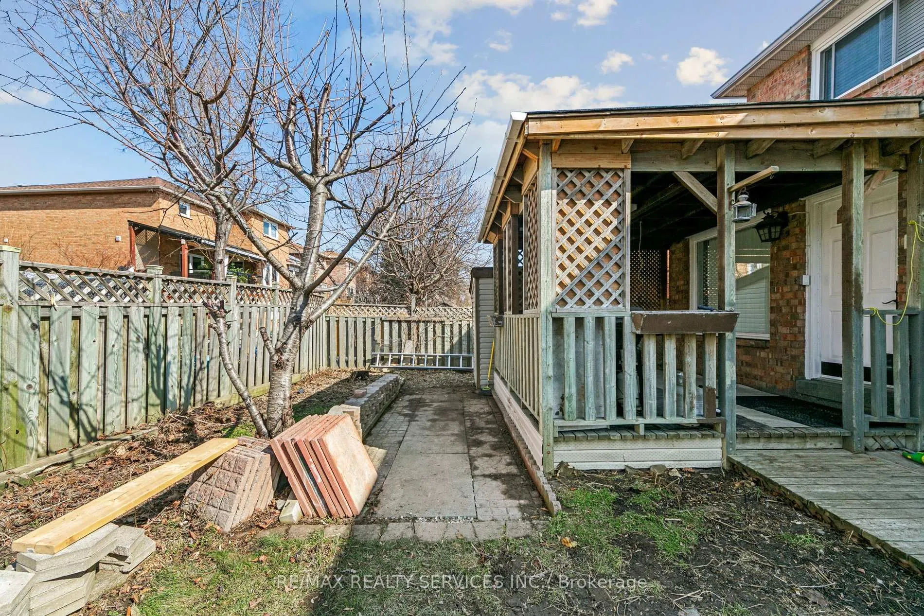 Photo 48 of 4 Burt Drive, Brampton, Northwood Park — HOMEH