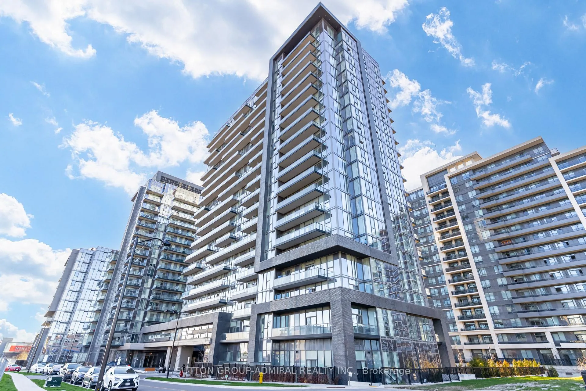 Front of Unit 1010, 20 Gatineau Drive