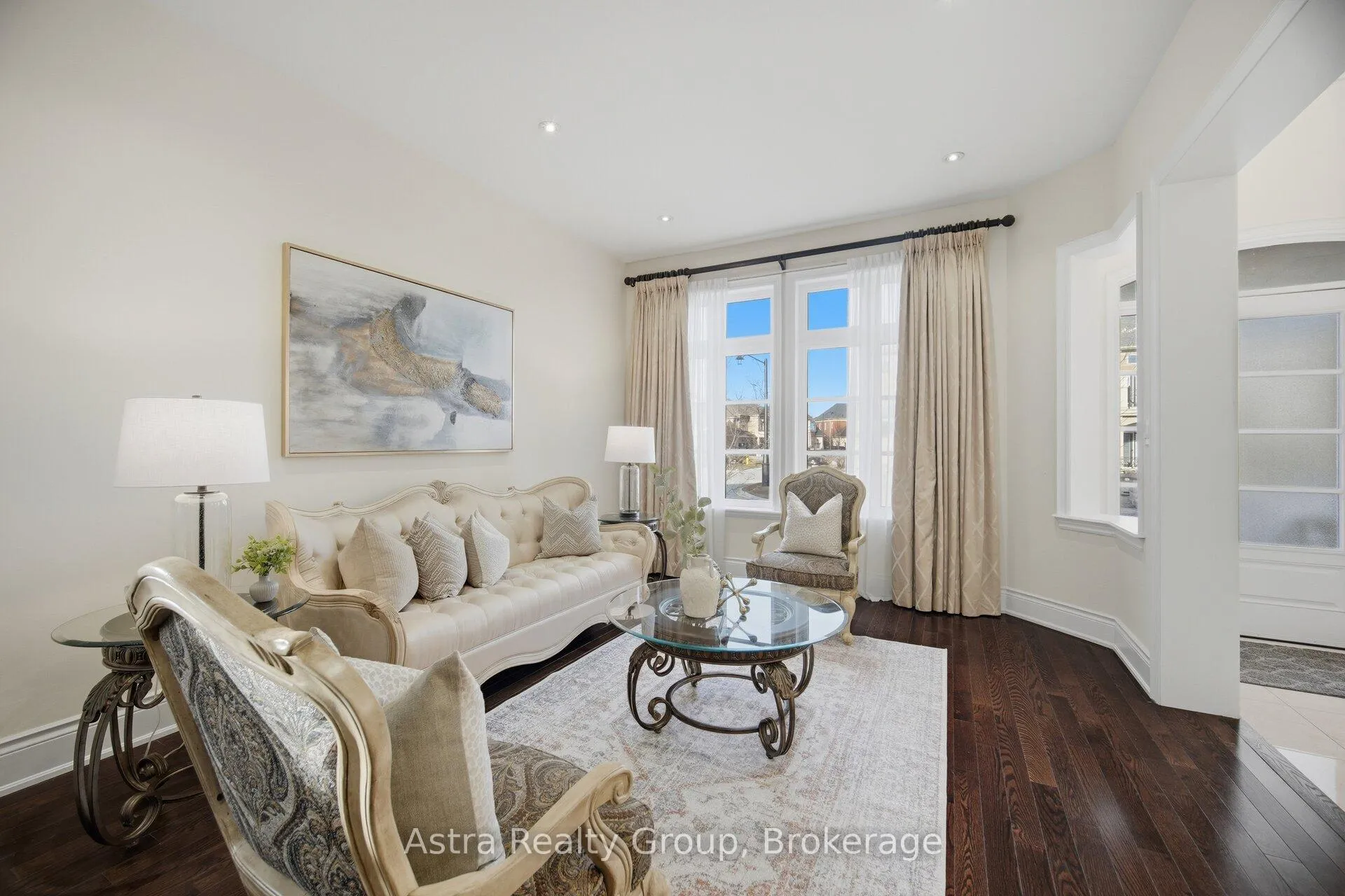 Photo 5 of 75 Virtue Crescent, Vaughan, Vellore Village — HOMEH