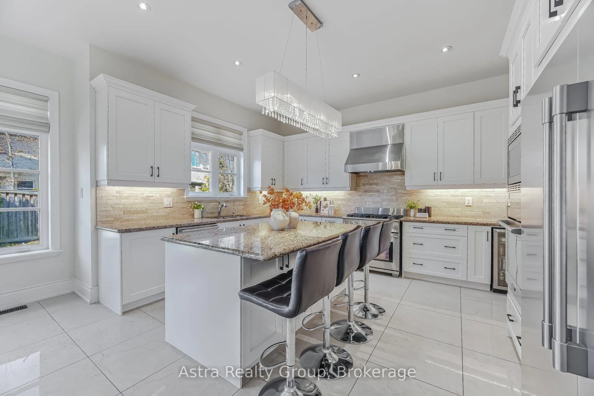 Photo 9 of 75 Virtue Crescent, Vaughan, Vellore Village — HOMEH