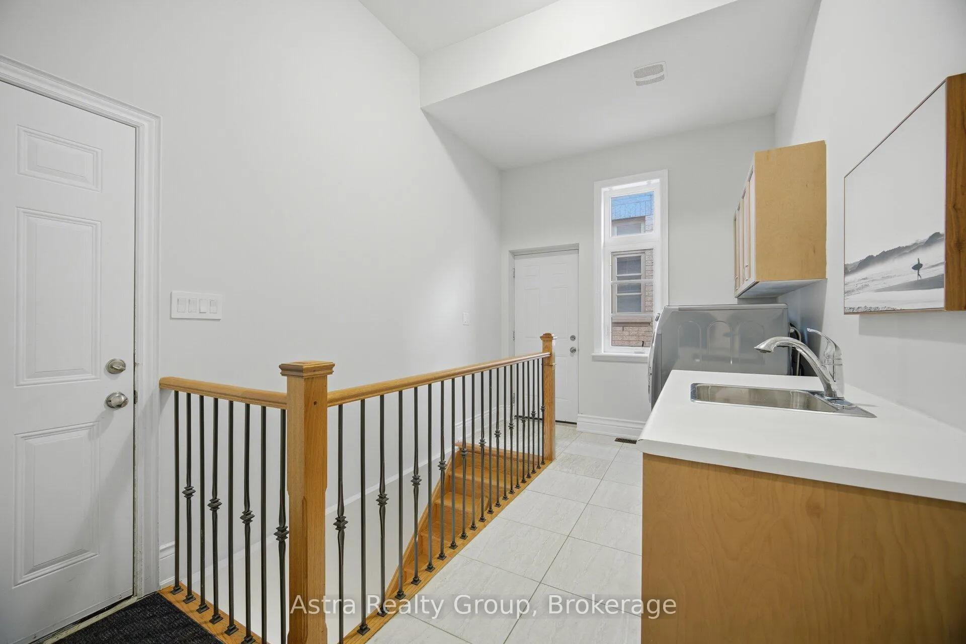 Photo 19 of 75 Virtue Crescent, Vaughan, Vellore Village — HOMEH