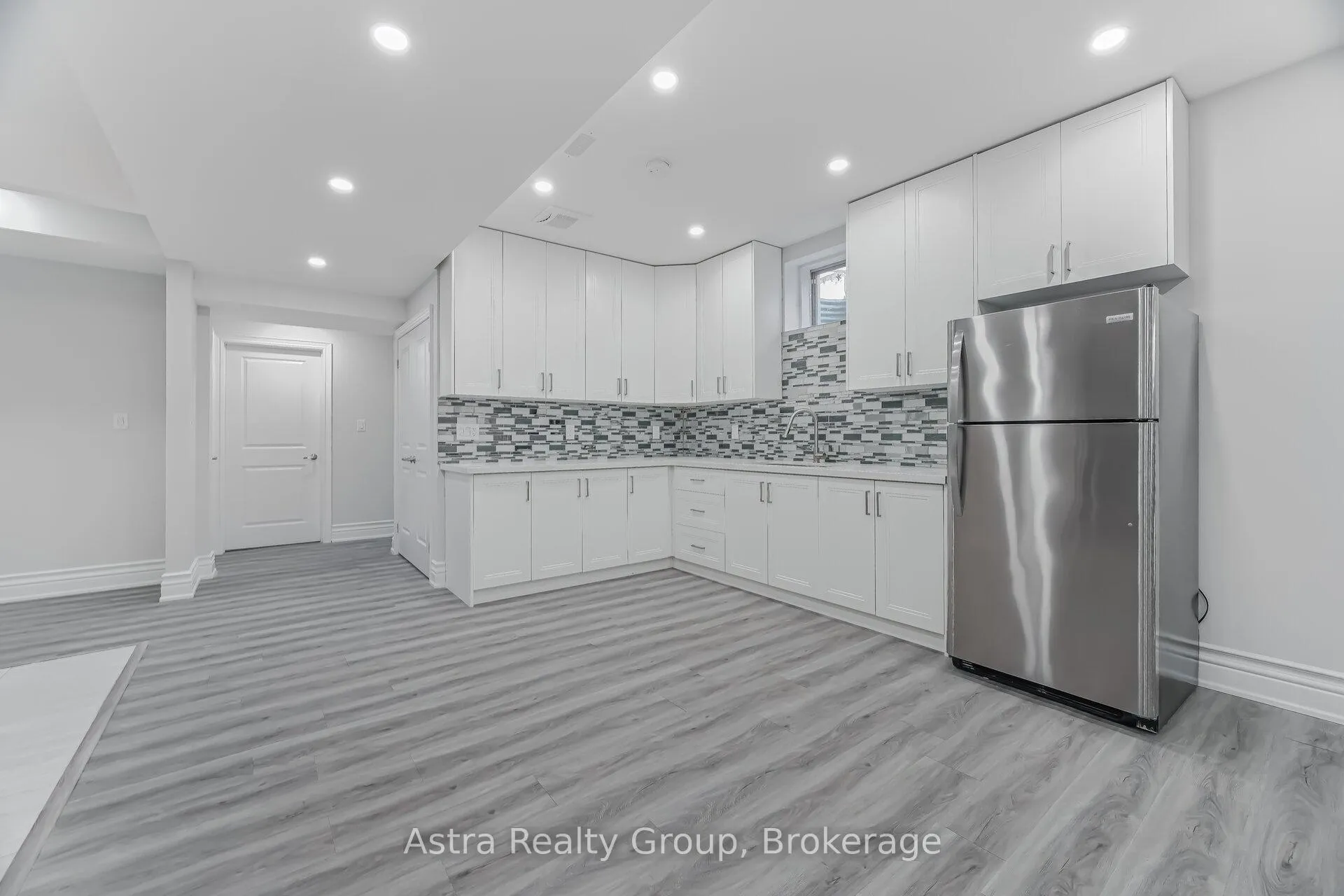 Photo 31 of 75 Virtue Crescent, Vaughan, Vellore Village — HOMEH