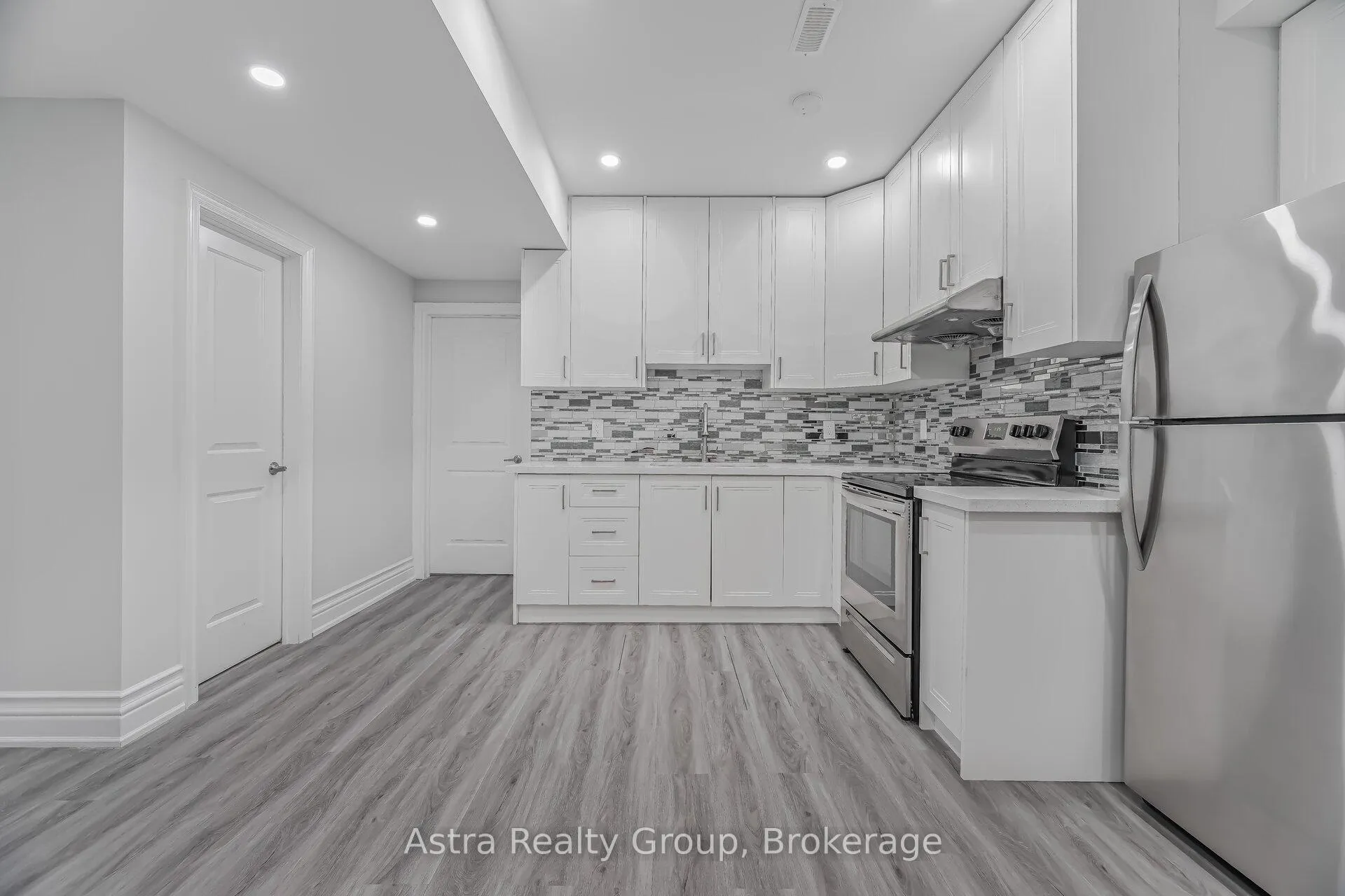 Photo 40 of 75 Virtue Crescent, Vaughan, Vellore Village — HOMEH