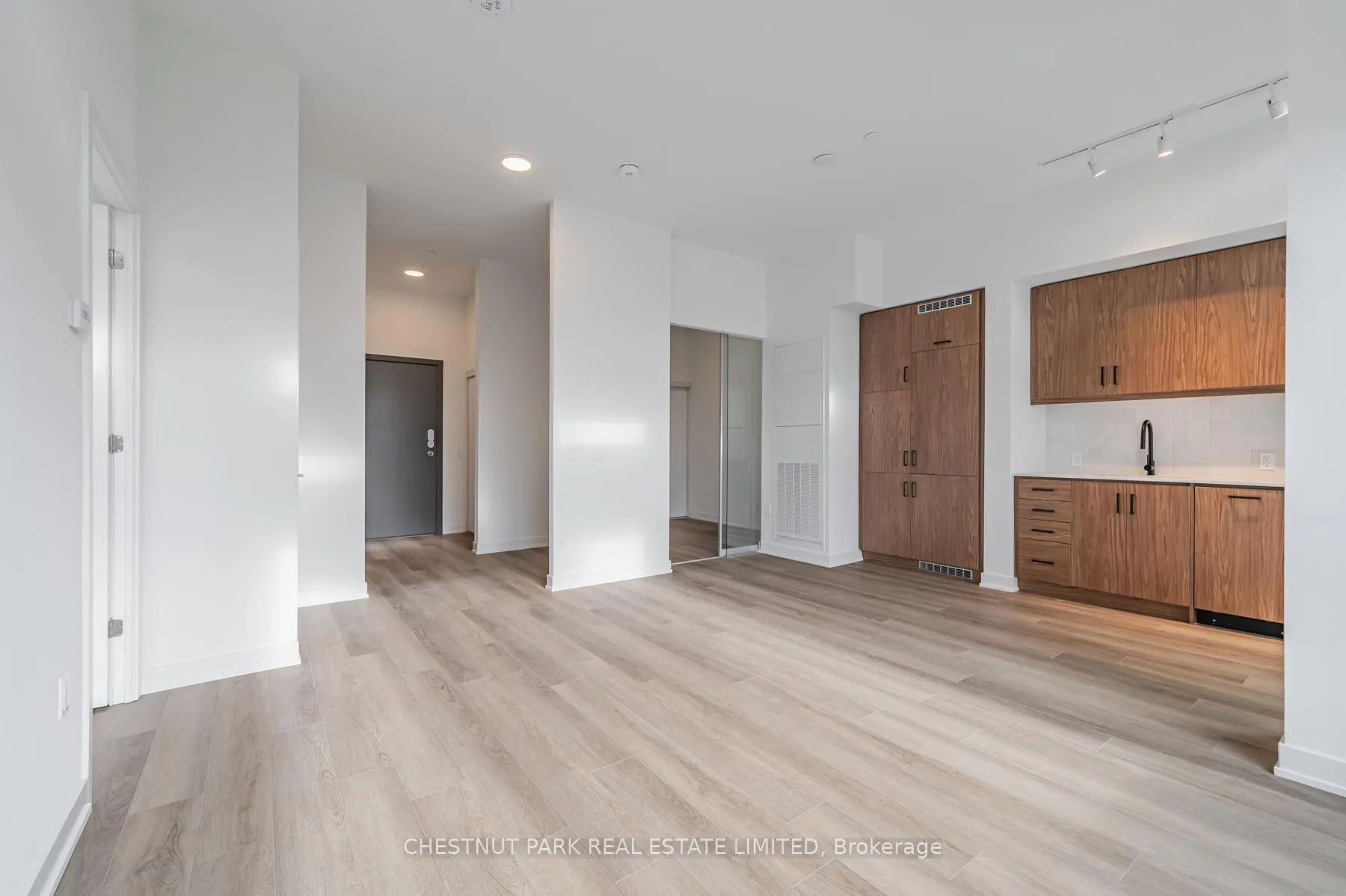 Photo 13 of Unit 107, 9 Tecumseth Street, Toronto, Niagara — HOMEH