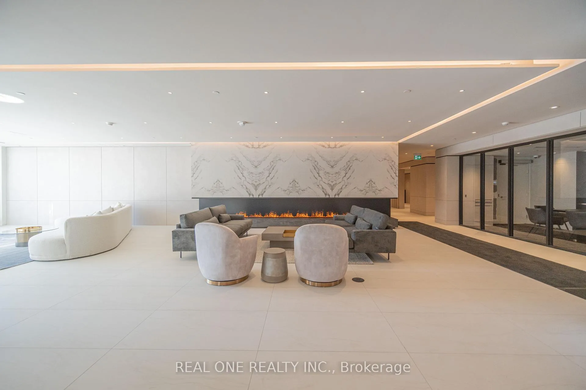 Photo 2 of Unit 1408, 30 Upper Mall Way, Vaughan, Brownridge — HOMEH