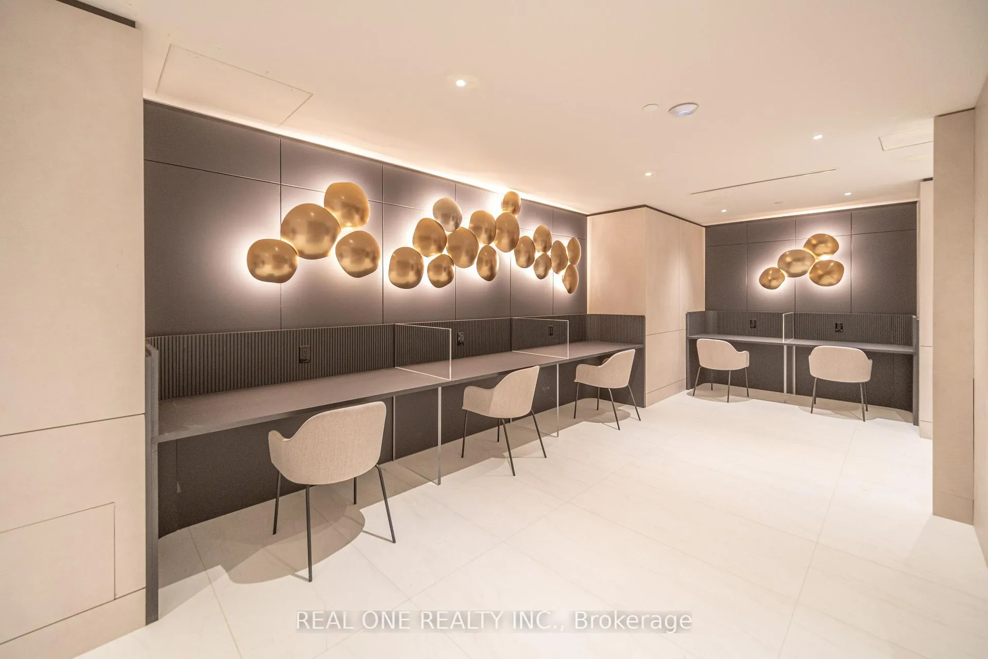 Photo 4 of Unit 1408, 30 Upper Mall Way, Vaughan, Brownridge — HOMEH