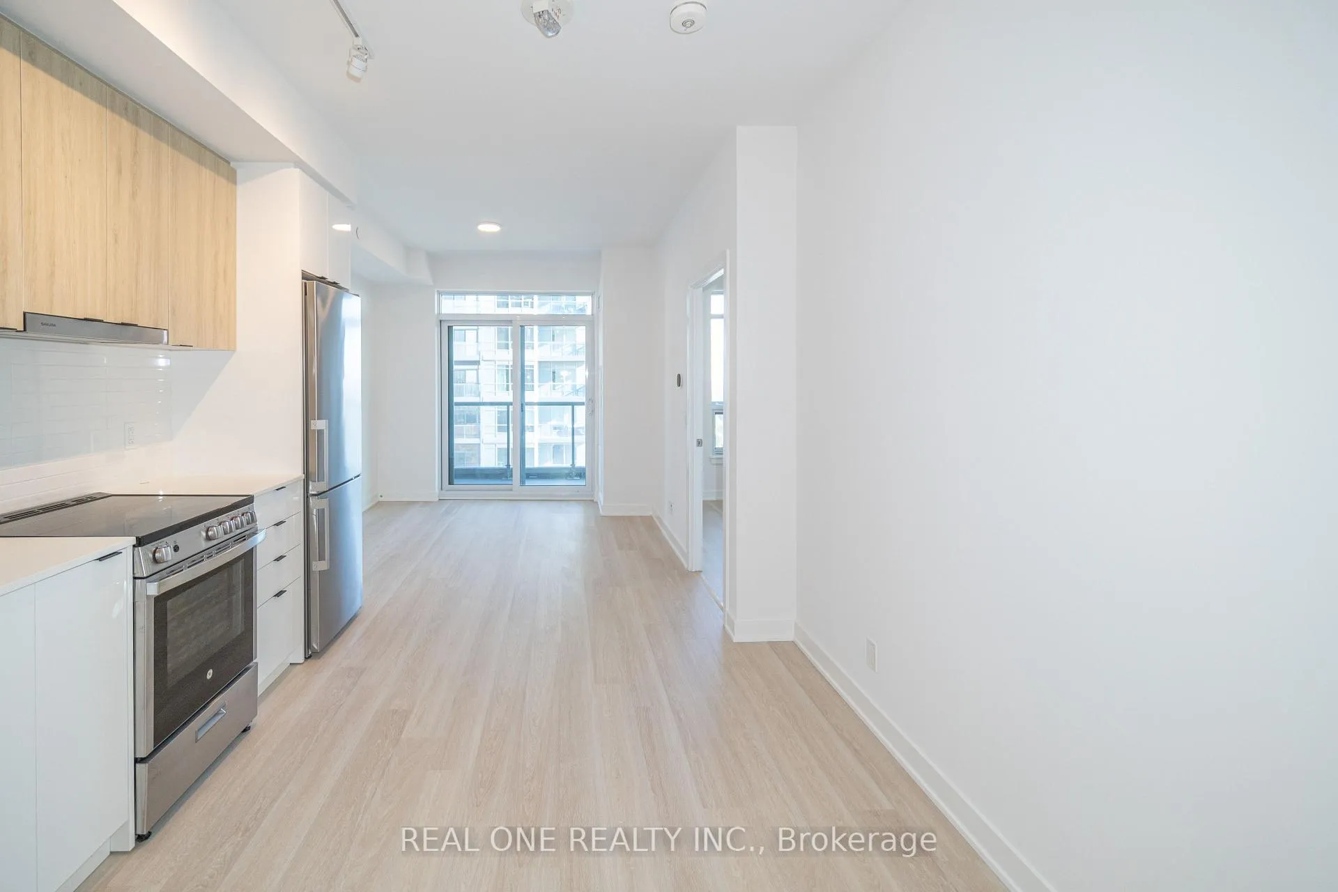 Photo 6 of Unit 1408, 30 Upper Mall Way, Vaughan, Brownridge — HOMEH