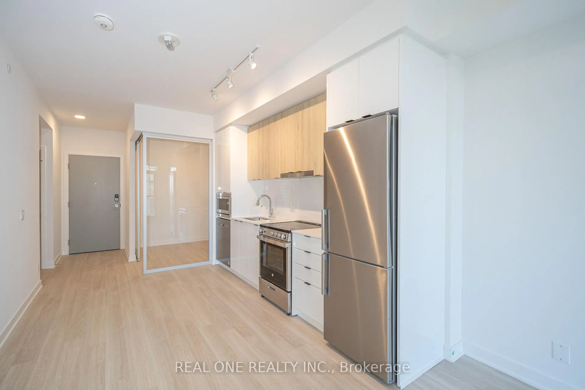 Photo 10 of Unit 1408, 30 Upper Mall Way, Vaughan, Brownridge — HOMEH