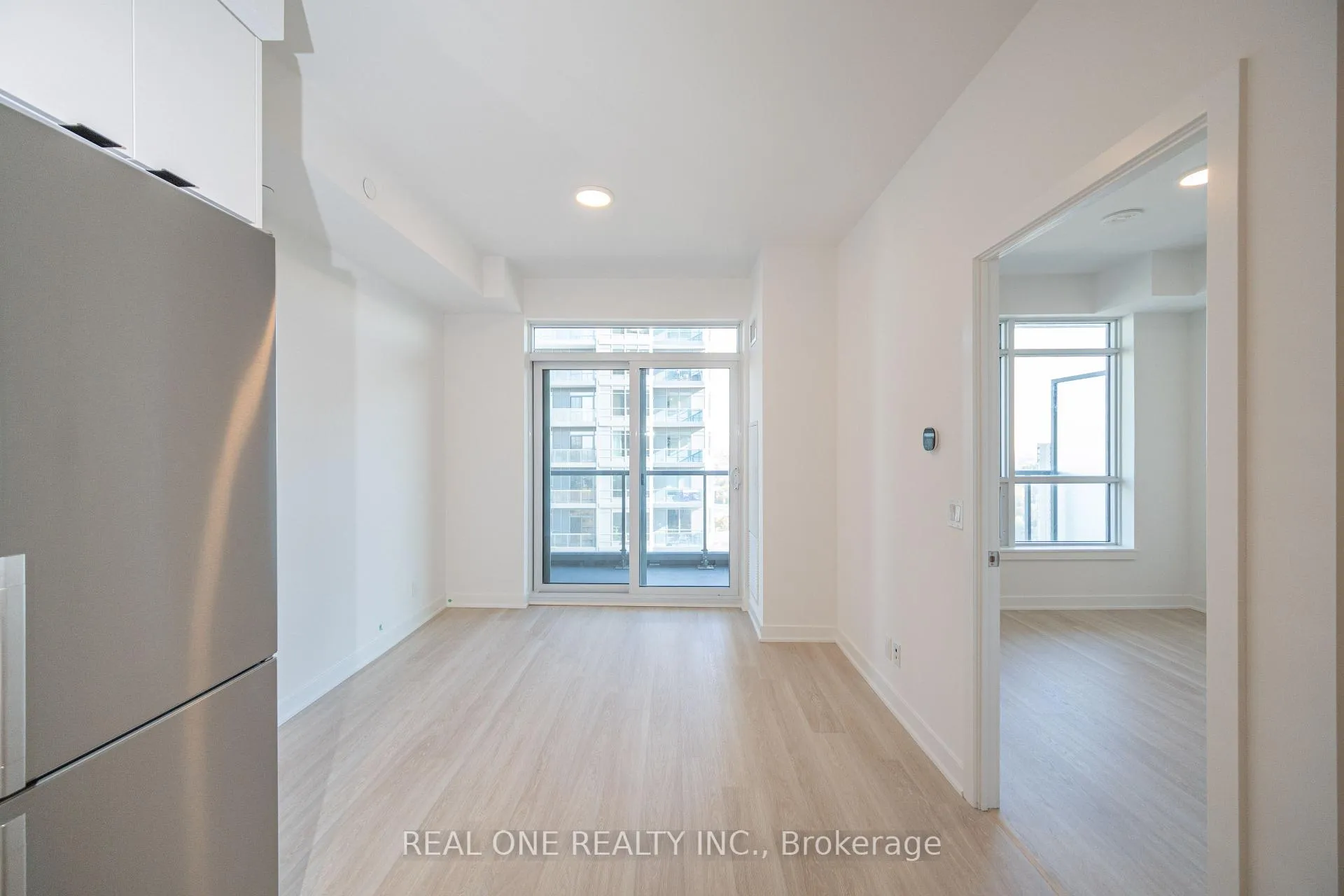 Photo 11 of Unit 1408, 30 Upper Mall Way, Vaughan, Brownridge — HOMEH