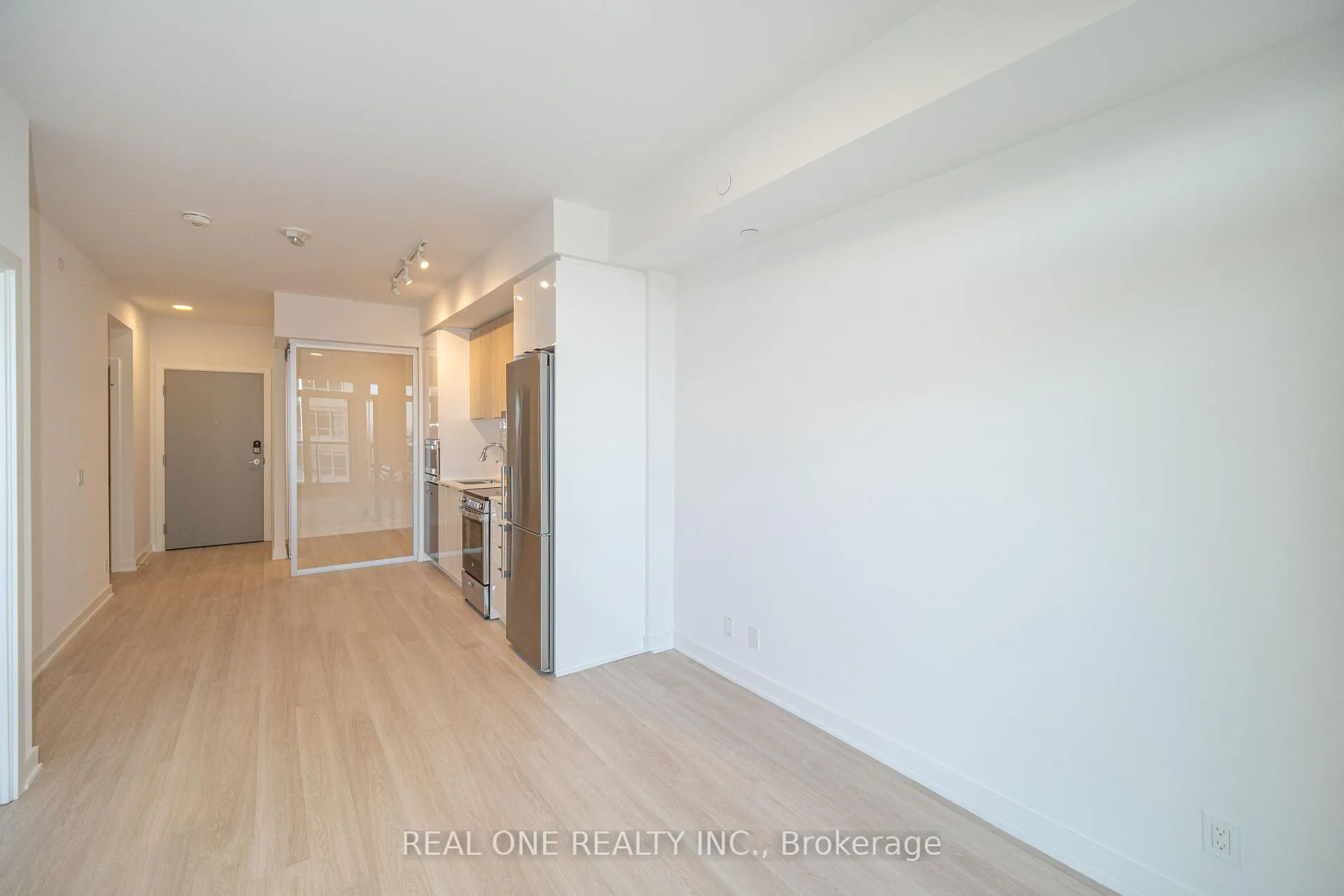 Photo 13 of Unit 1408, 30 Upper Mall Way, Vaughan, Brownridge — HOMEH