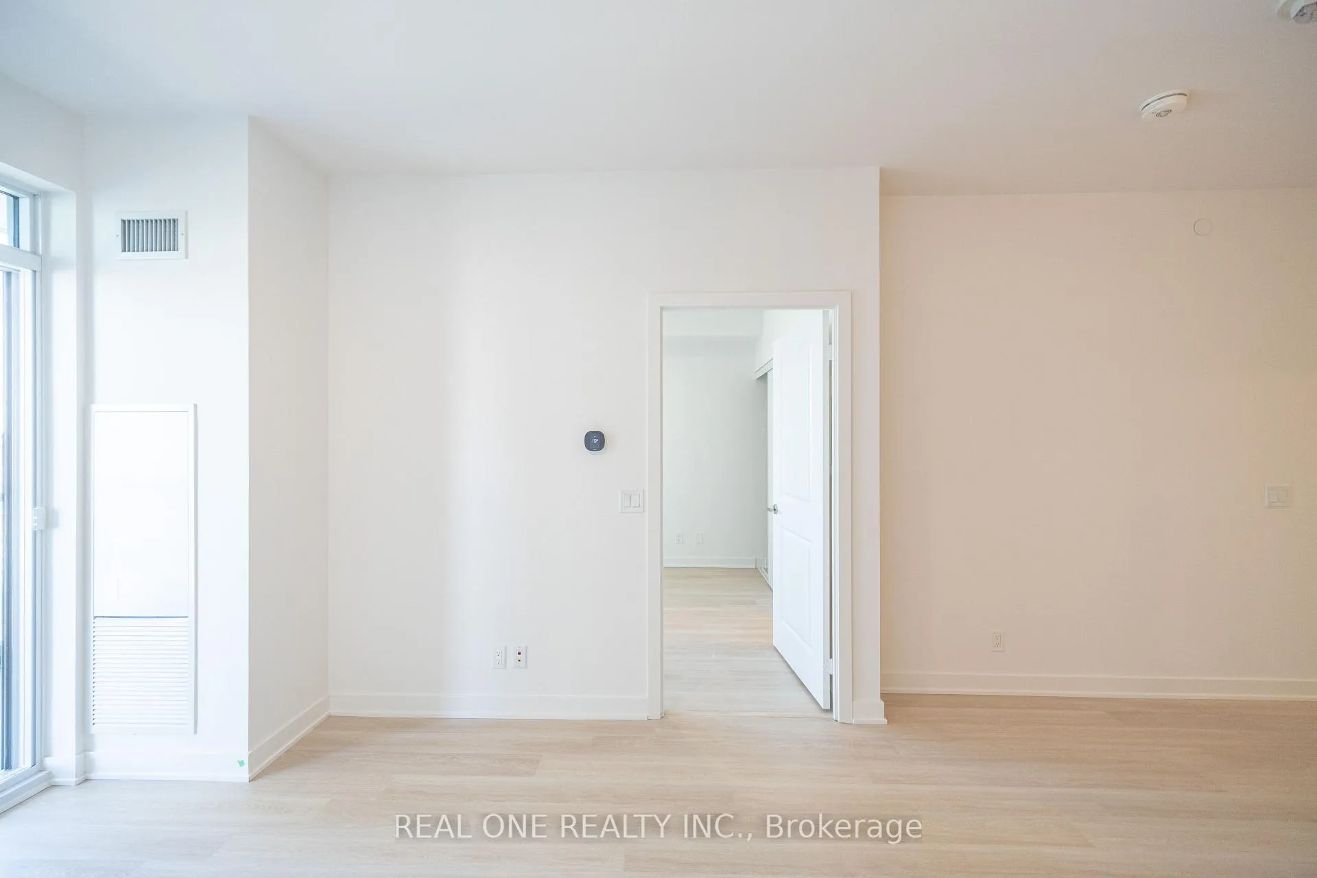Photo 15 of Unit 1408, 30 Upper Mall Way, Vaughan, Brownridge — HOMEH