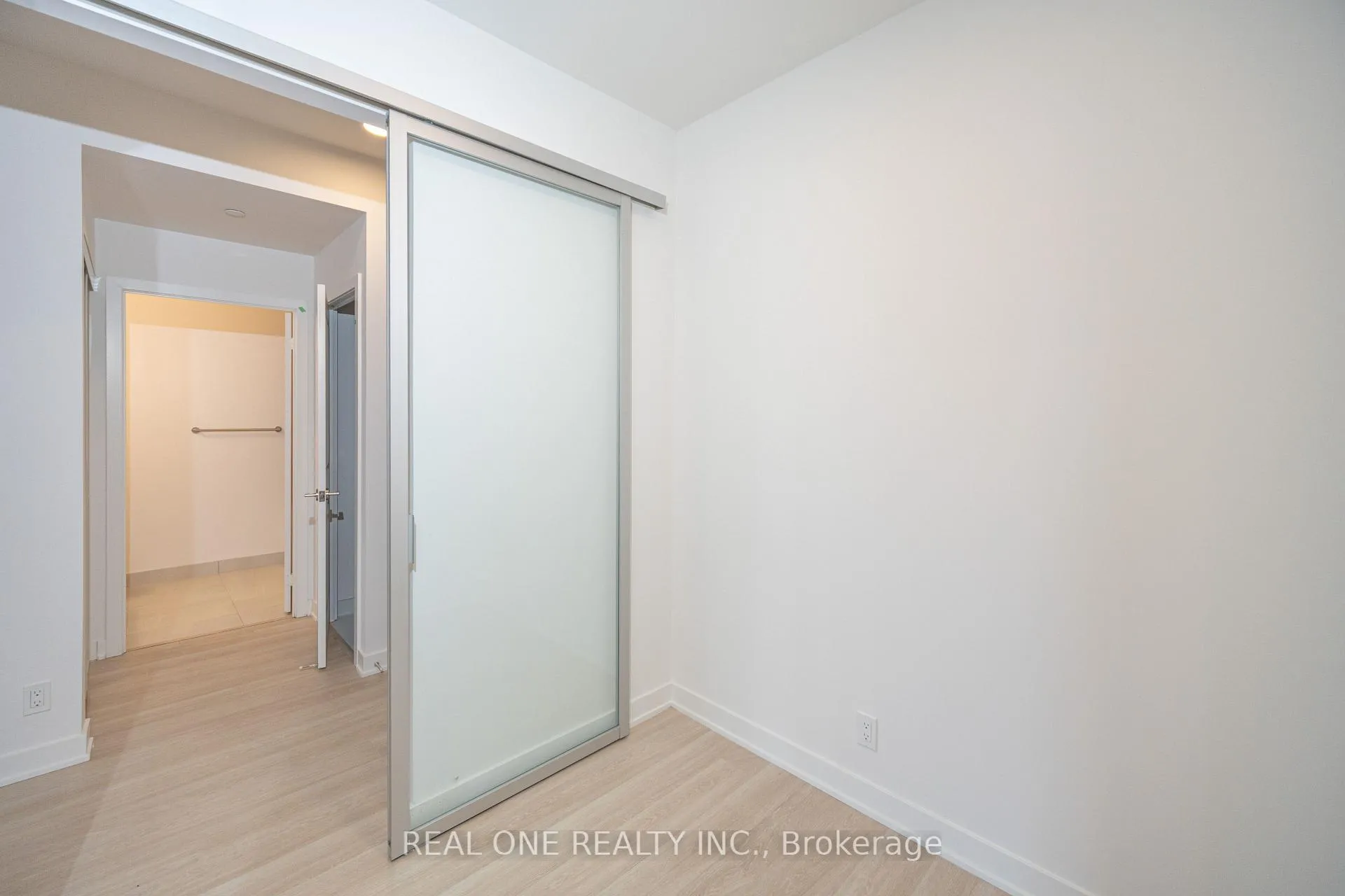 Photo 26 of Unit 1408, 30 Upper Mall Way, Vaughan, Brownridge — HOMEH