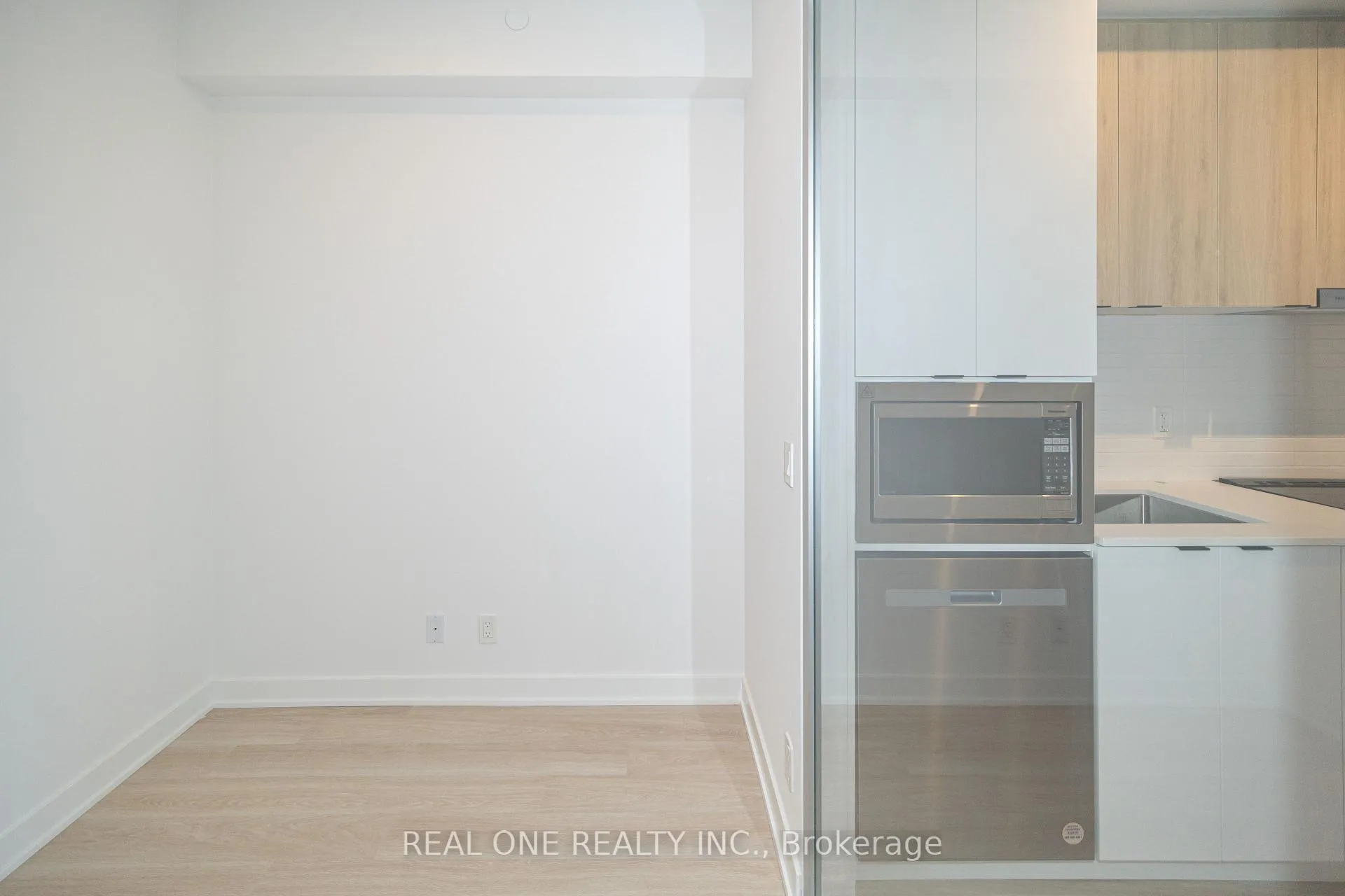 Photo 27 of Unit 1408, 30 Upper Mall Way, Vaughan, Brownridge — HOMEH
