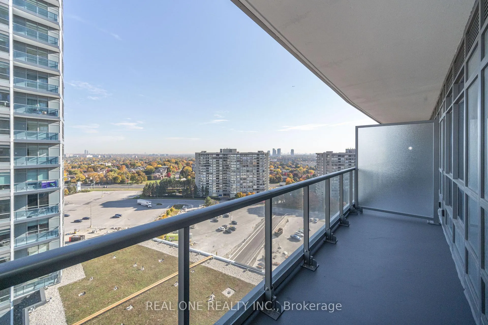 Photo 30 of Unit 1408, 30 Upper Mall Way, Vaughan, Brownridge — HOMEH