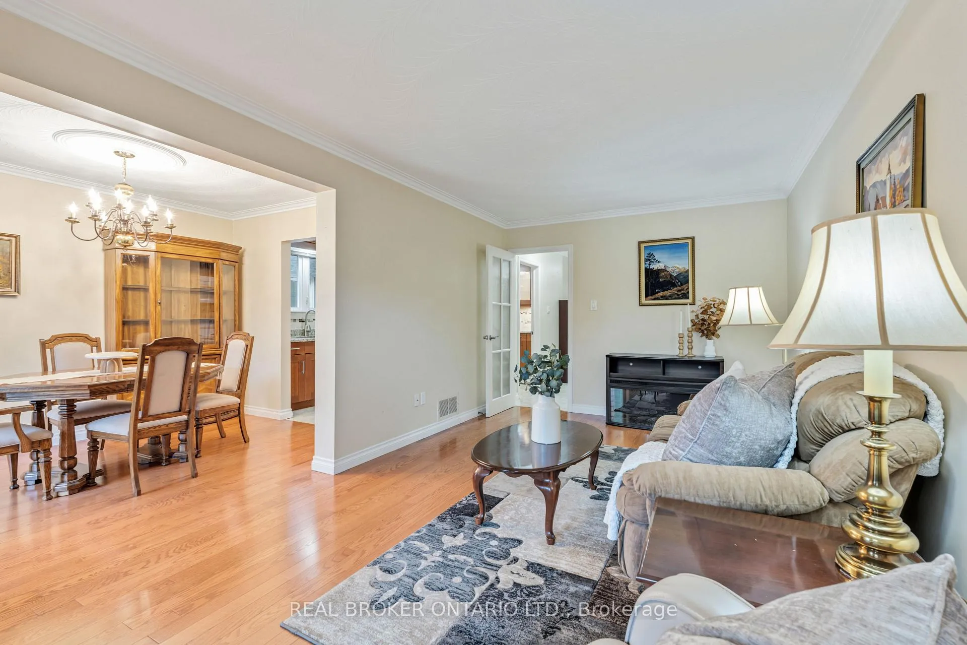 Photo 9 of 56A Treeview Drive, Etobicoke, Alderwood — HOMEH